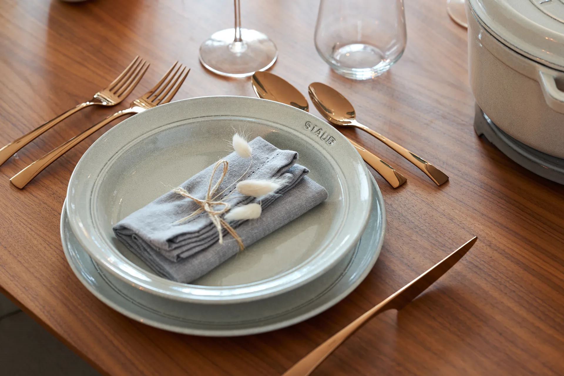 Staub New White Truffle syvä lautanen, Ø24 cm STAUB