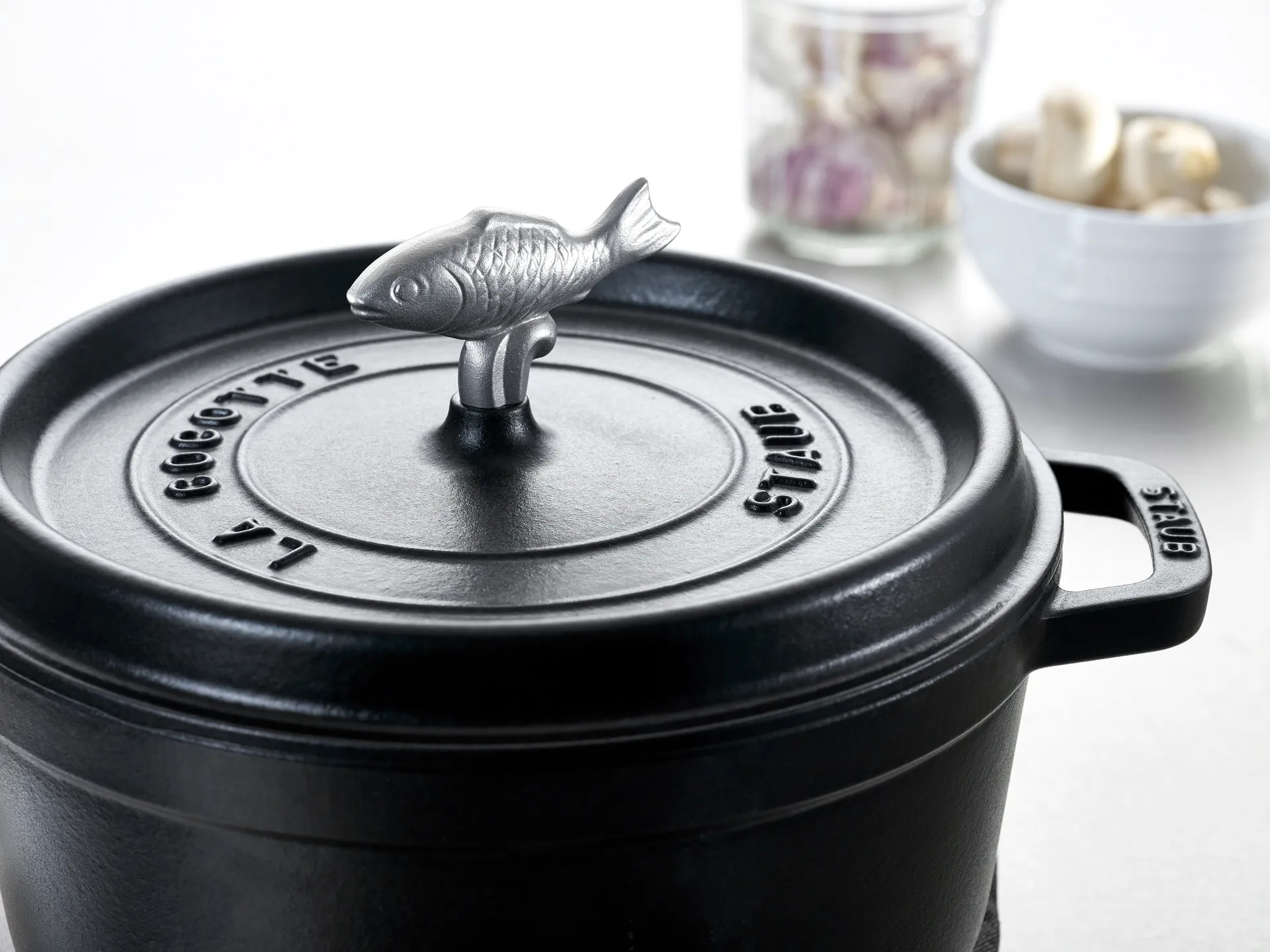 Staub nuppi metallista, Kala STAUB