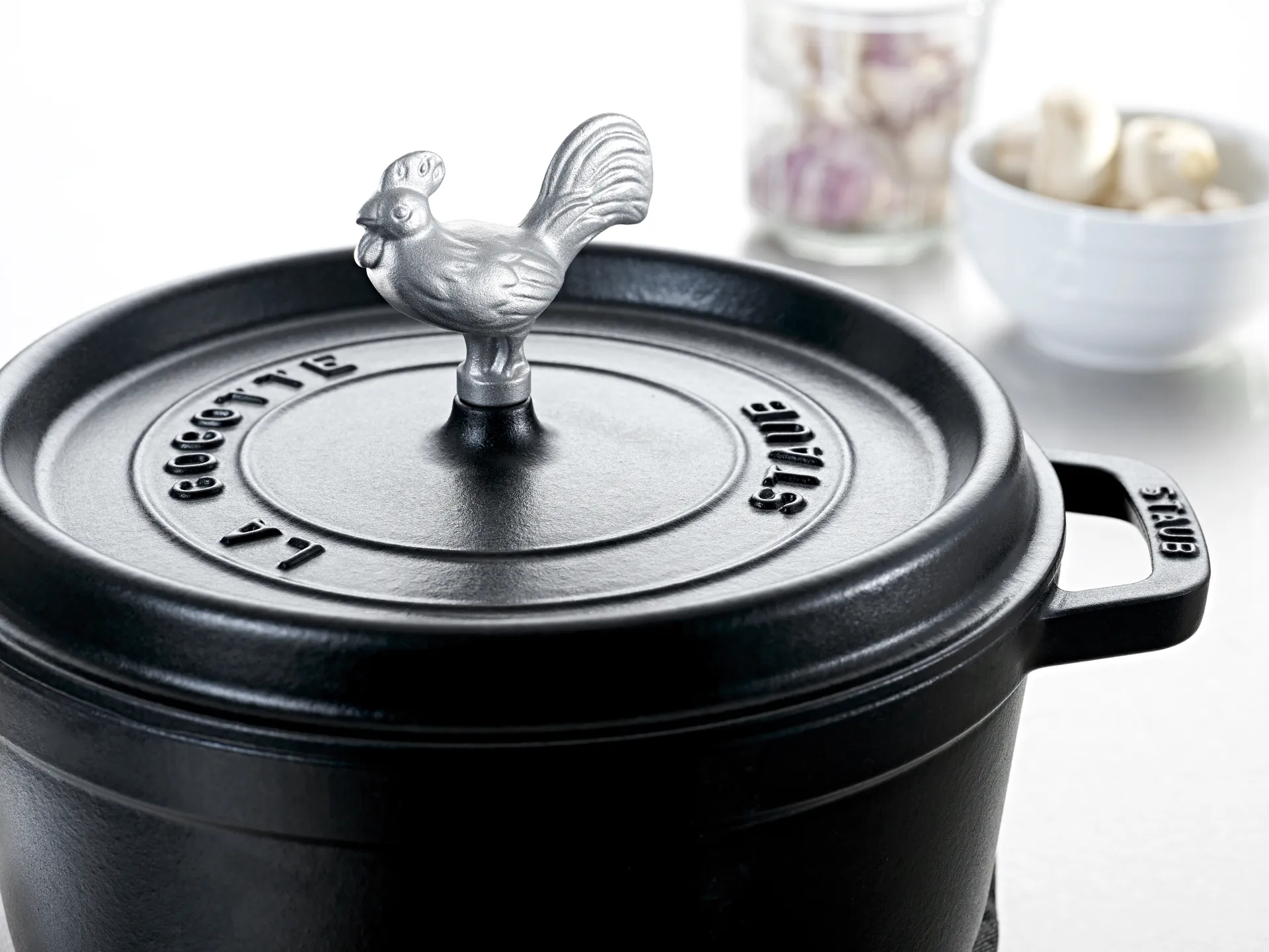 Staub nuppi metallista, Kananliha STAUB