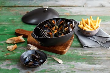 Staub simpukkapata valurautaa, 2 l - musta - STAUB