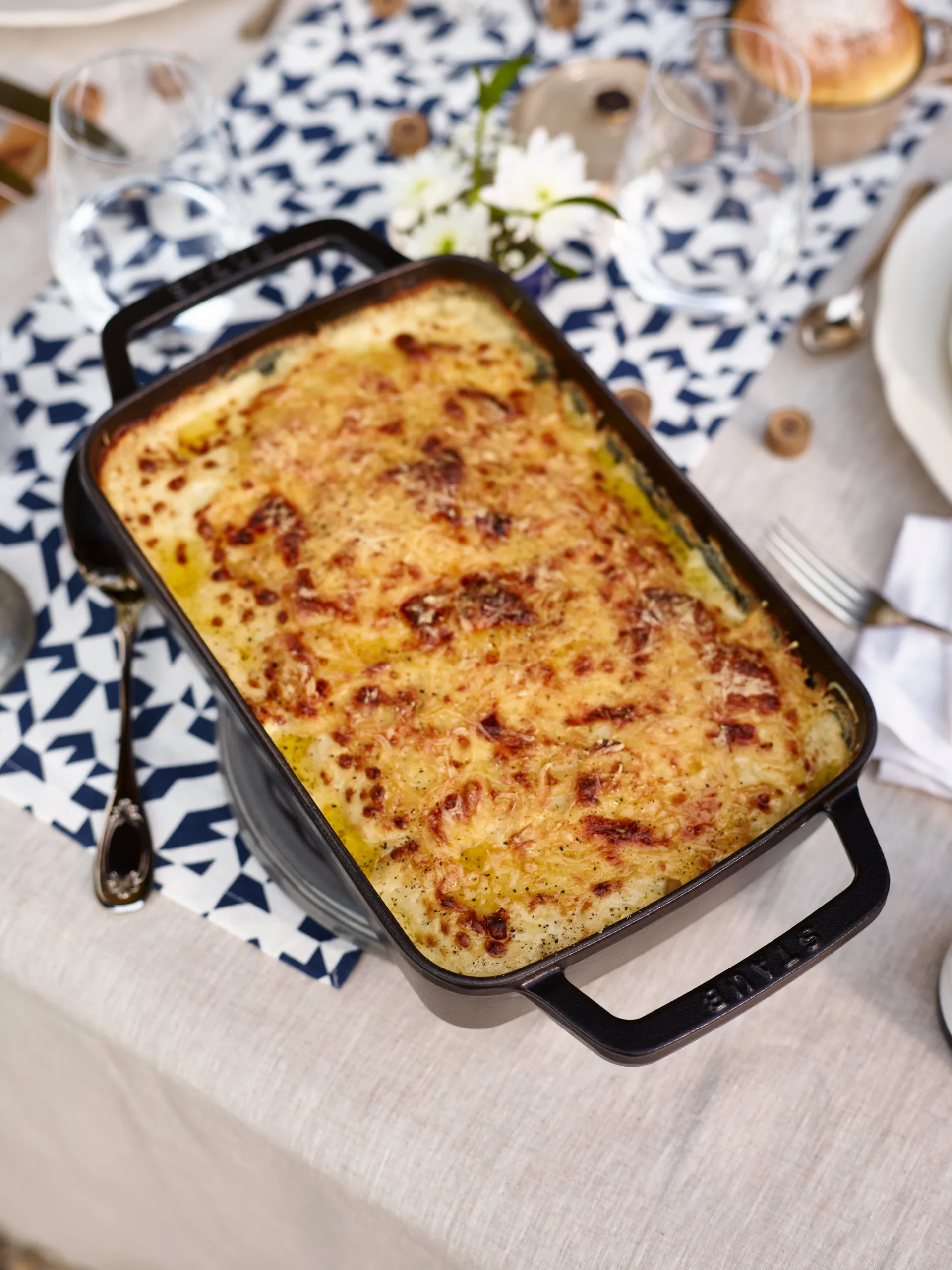 Staub Specialities uunivuoka 30x20 cm, Grafiitinharmaa STAUB