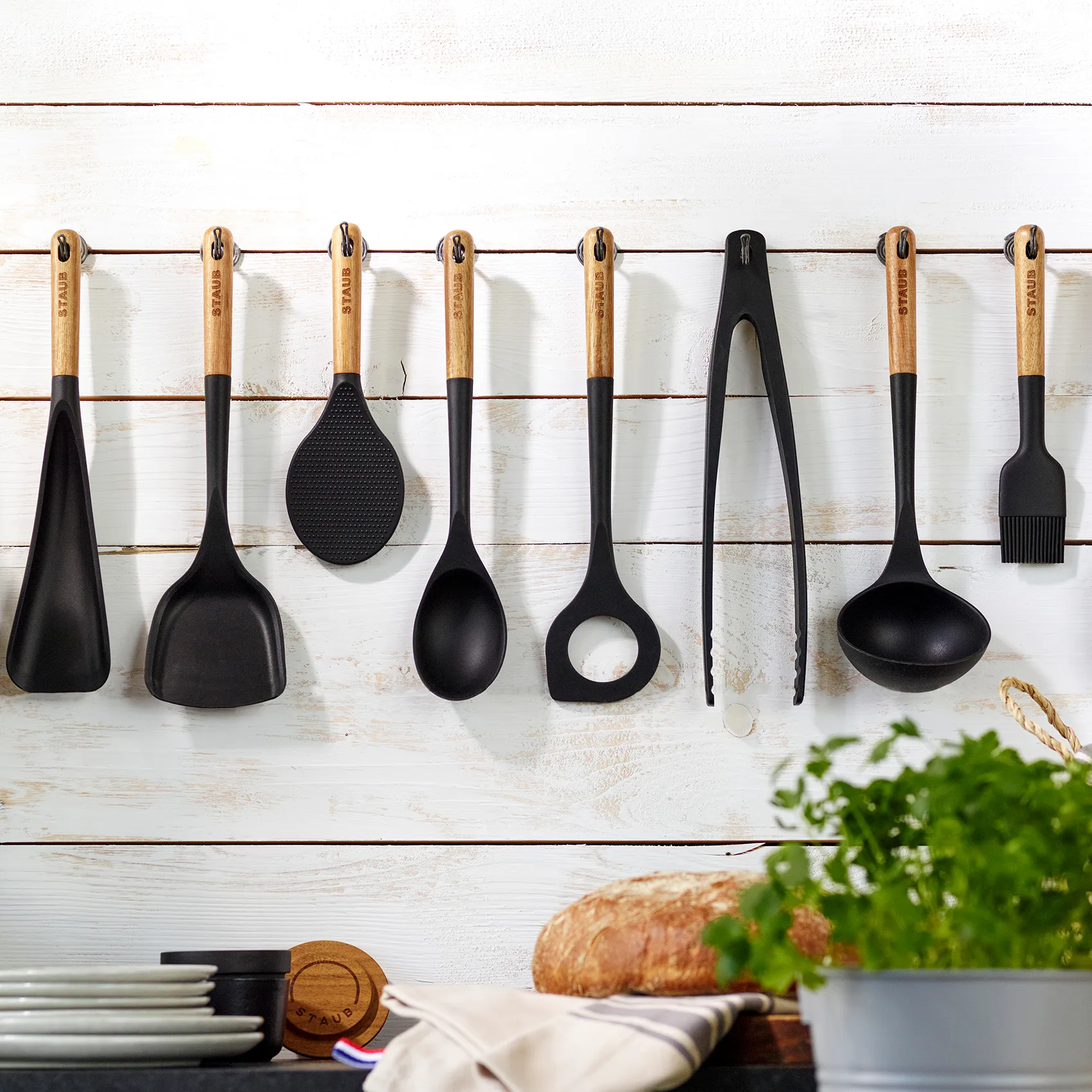 Staub tarjoilulusikka, 22 cm STAUB