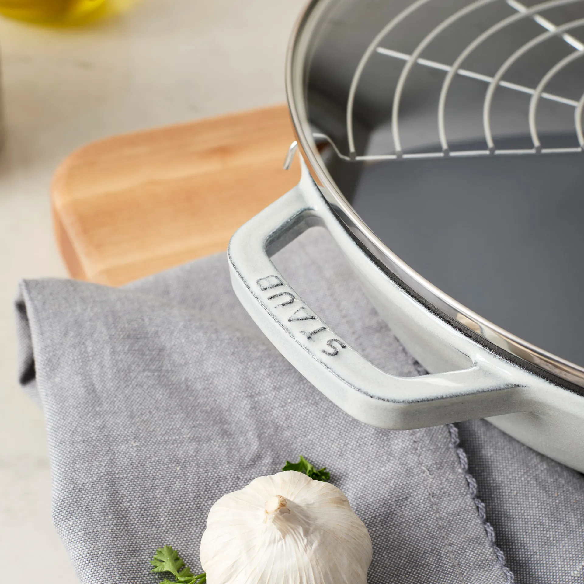 Staub wokpannu valurauta lasikannella Ø30 cm, White truffle STAUB