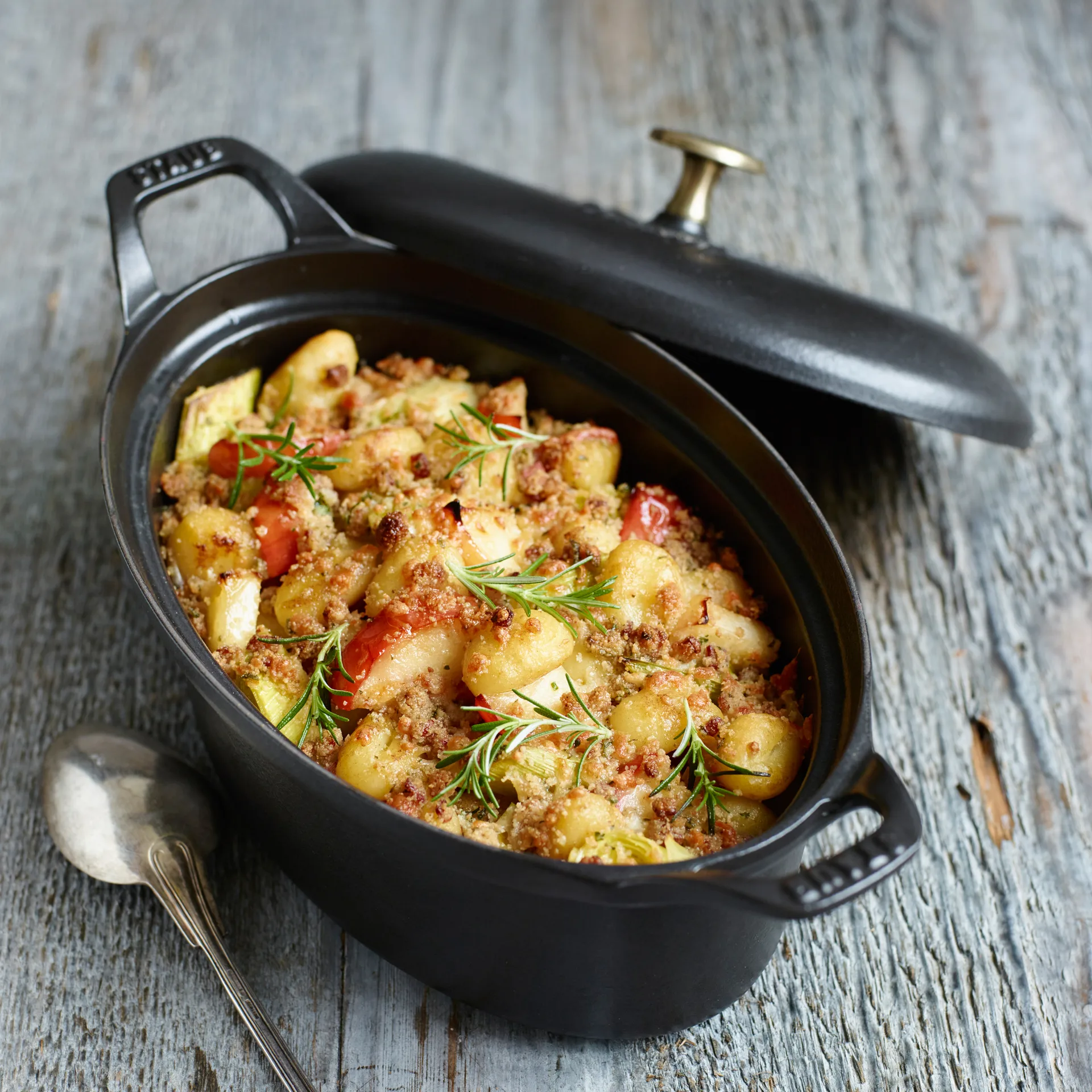 Vintage La Coquette pata ovaali 1,7 L, Musta STAUB