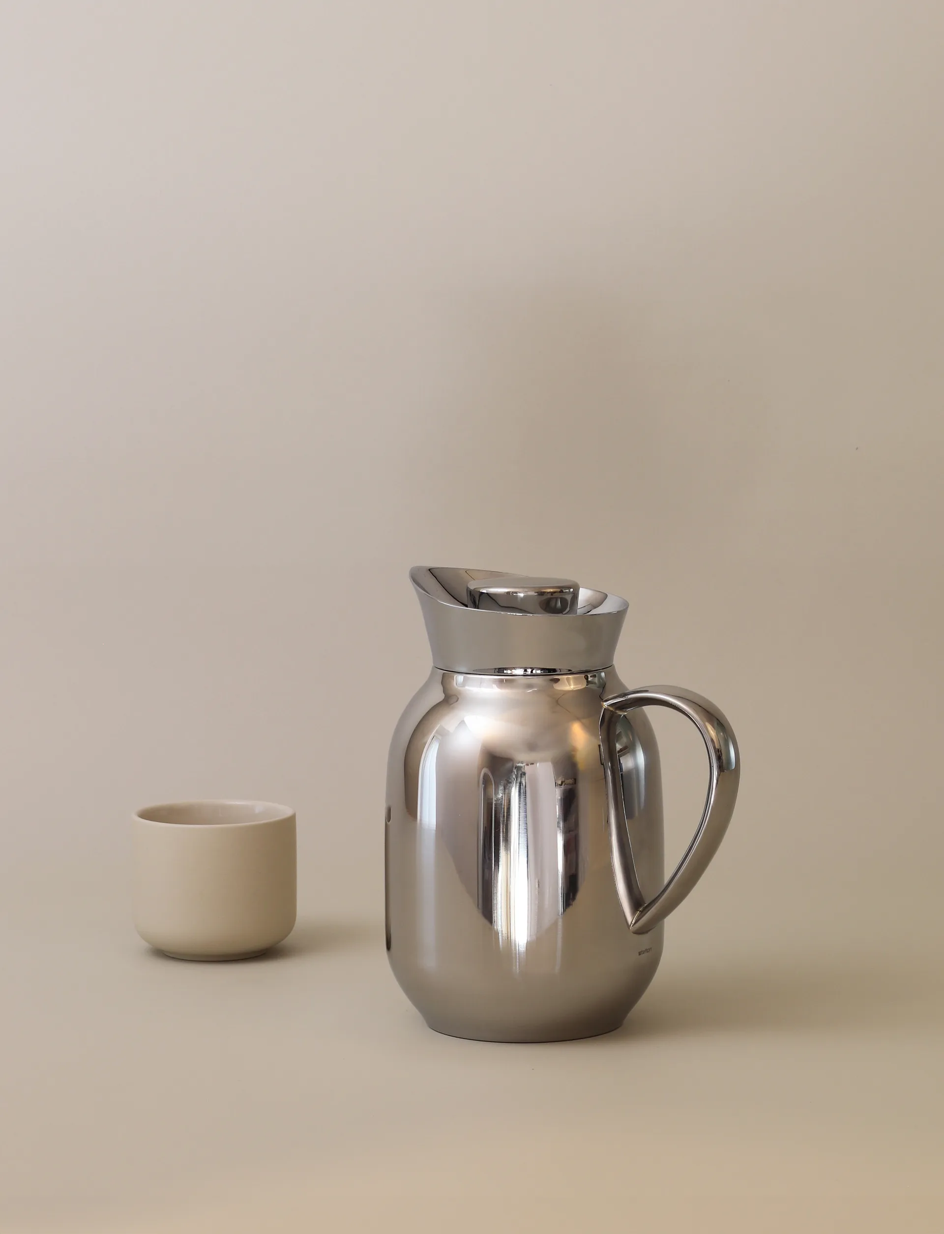 Amphora termoskannu 1,2 L, Teräs Stelton