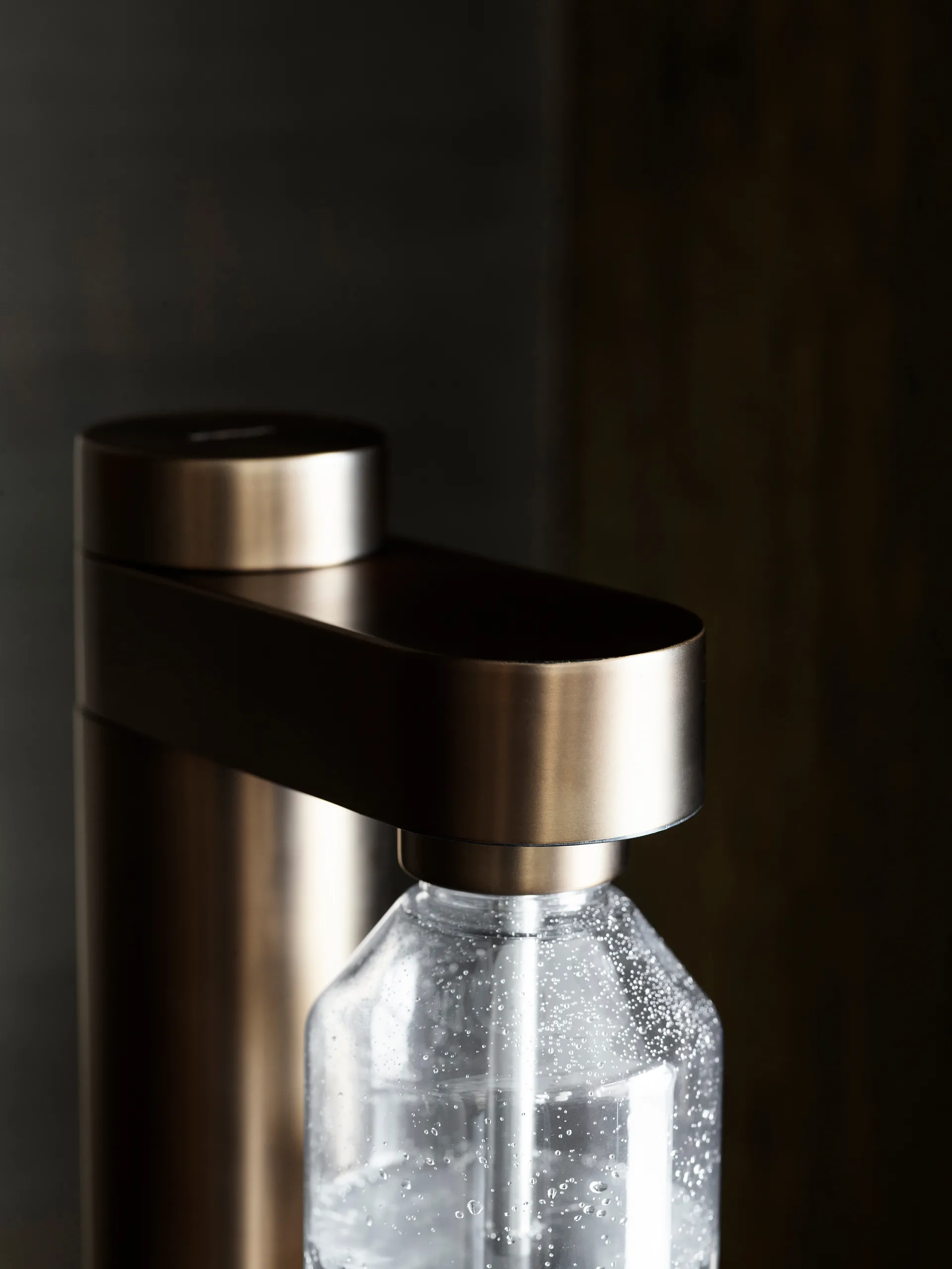 Brus hiilihapotuslaite, Dark brown metallic Stelton
