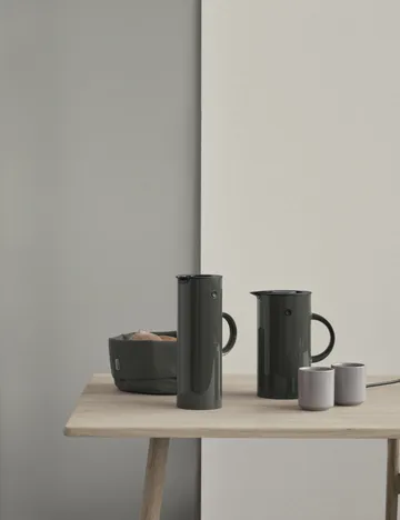 EM77 vedenkeitin 1,5 l - Tumma metsä - Stelton
