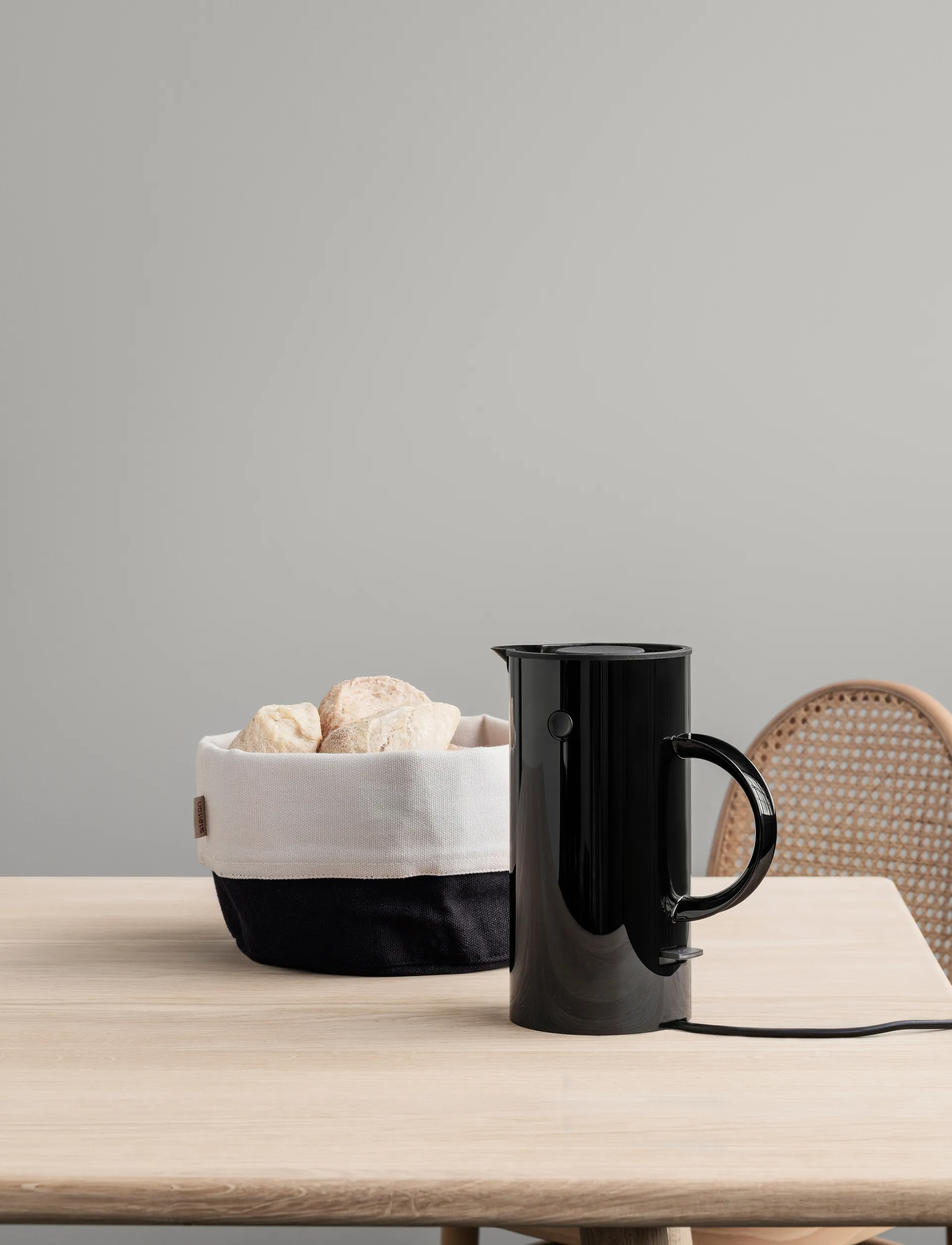 EM77 vedenkeitin (EU) 0,5 L, Black Stelton