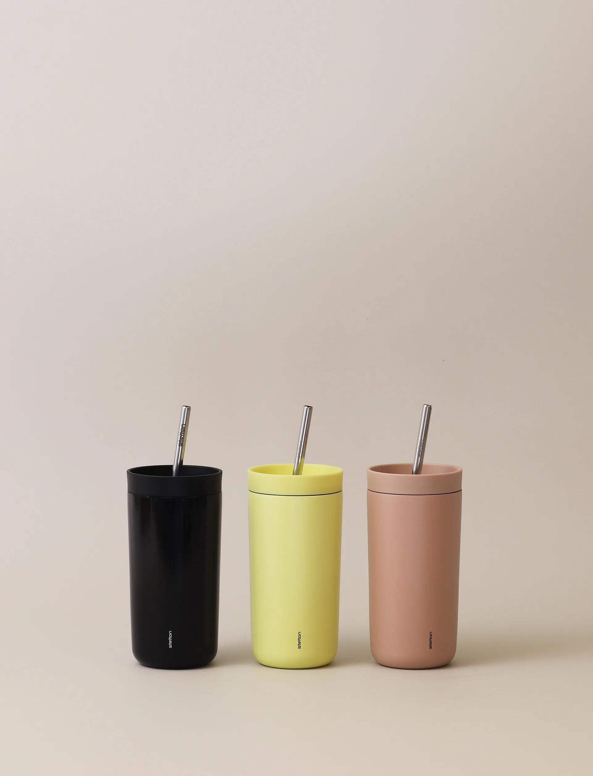 To Go Sip termosmuki pillillä 0,4 L, Soft black Stelton