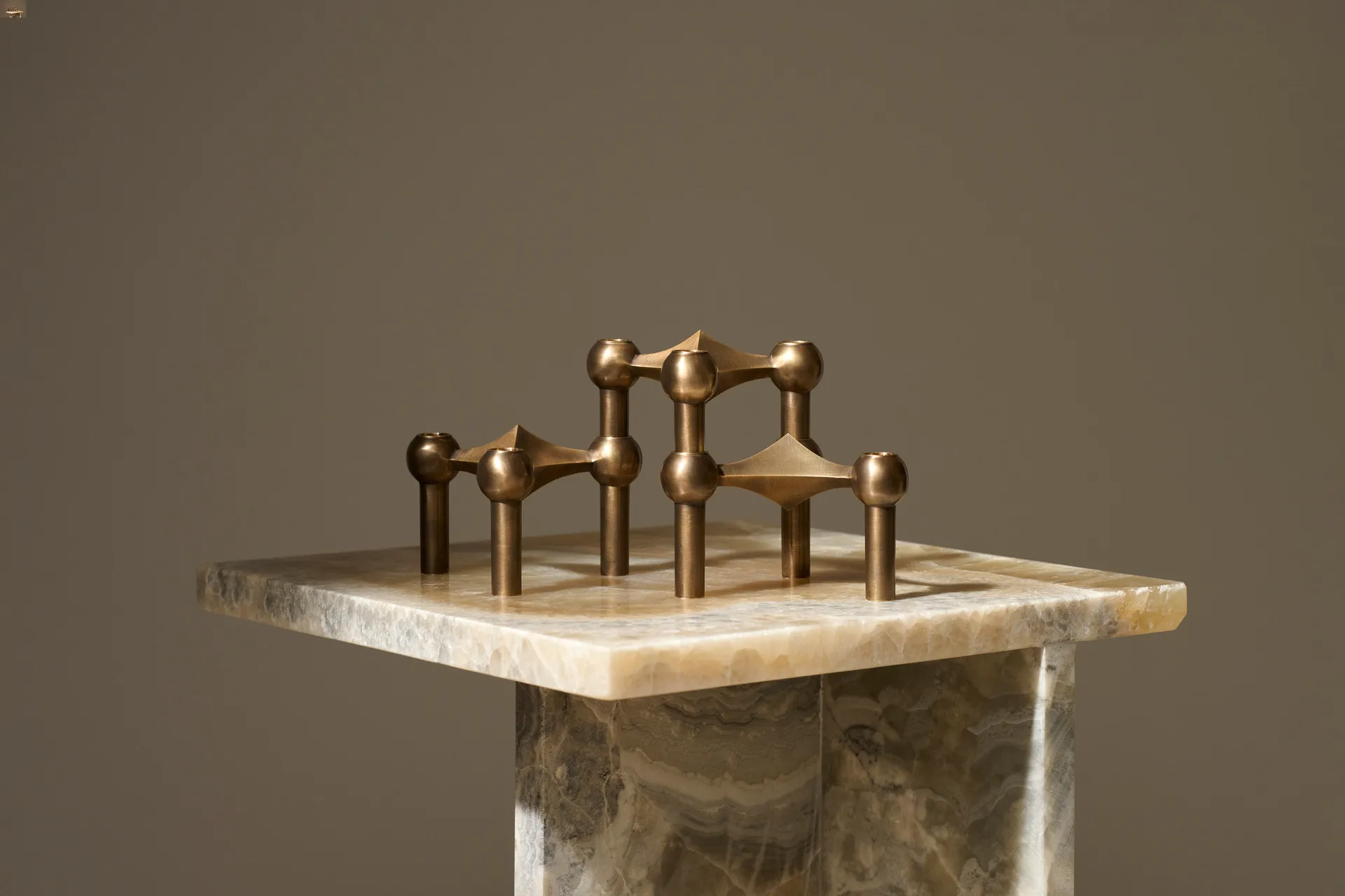 Nagel kynttilänjalka, Bronzed brass STOFF Nagel