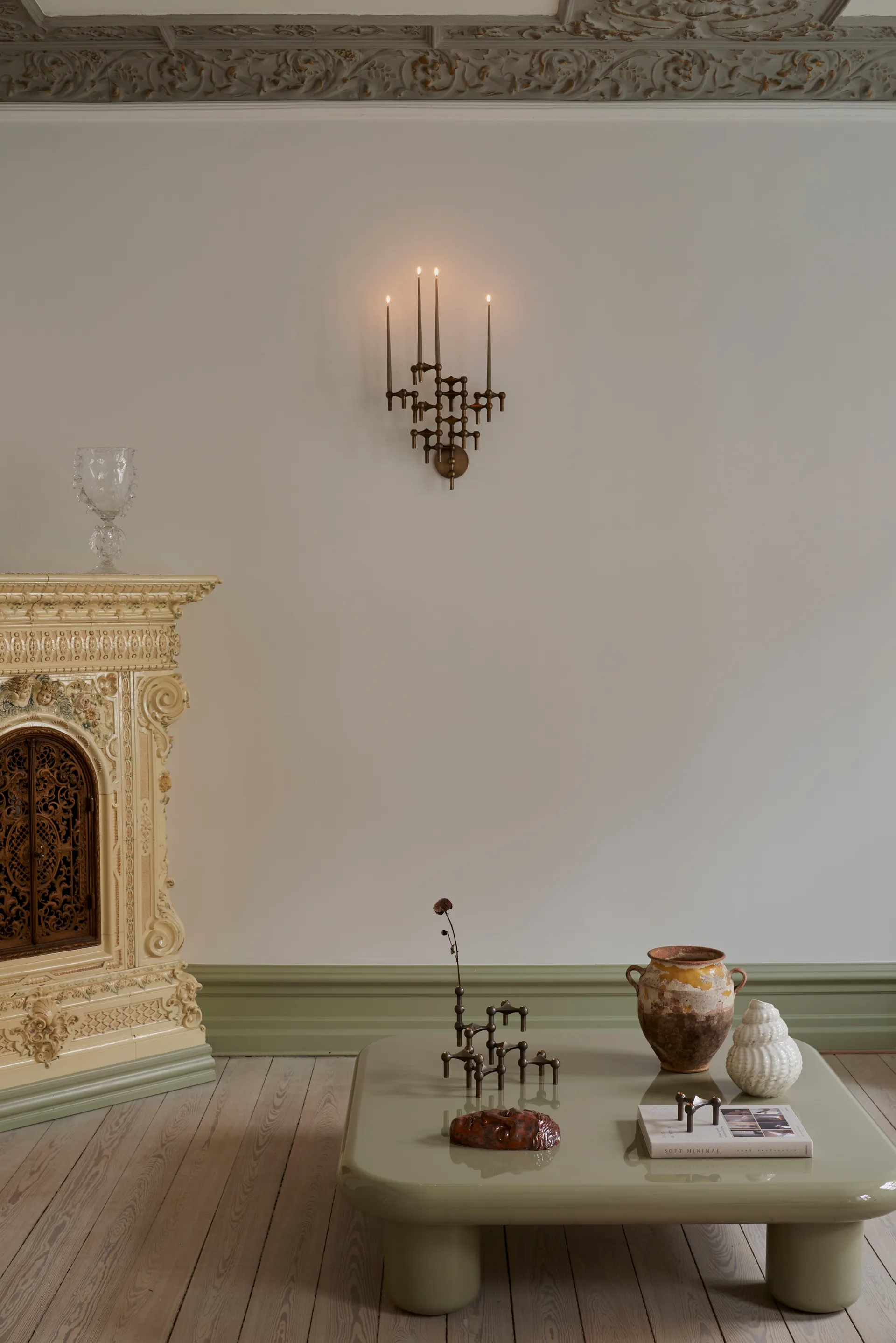 STOFF Nagel kynttilänjalka seinälle, Bronzed brass. STOFF