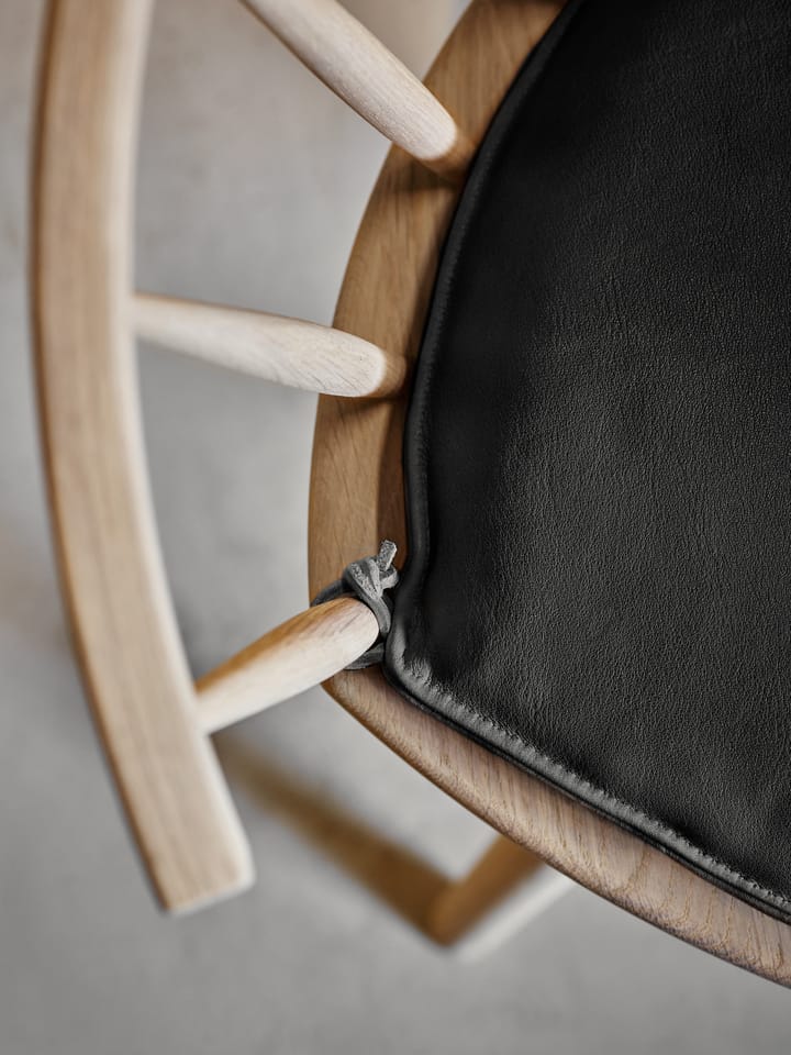Arka istuinpehmuste elmotique, Black Stolab