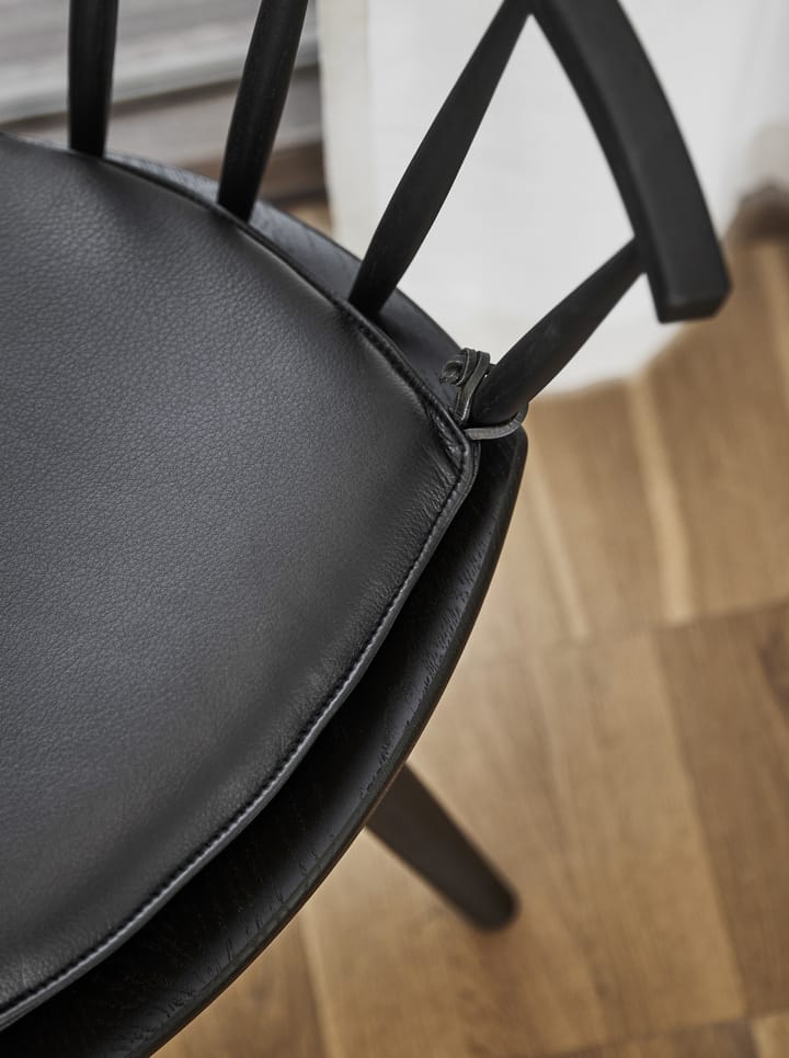 Arka istuinpehmuste elmotique, Black Stolab