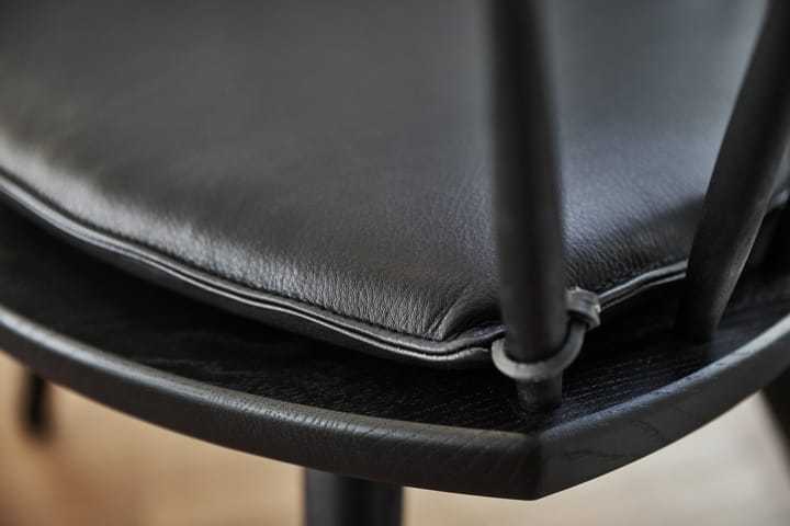 Arka istuinpehmuste elmotique, Black Stolab