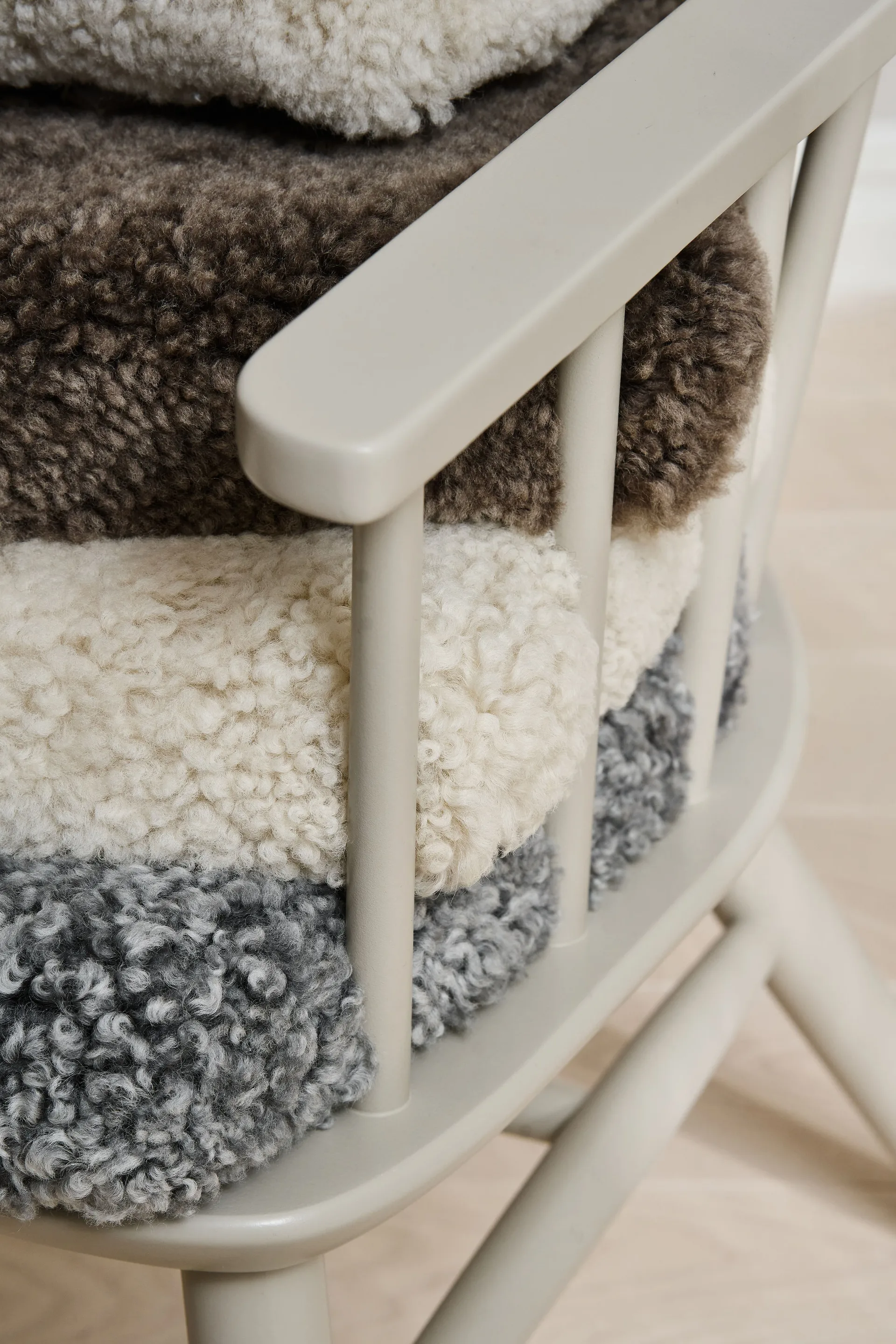 Henriette nojatuoli tyyny&niskatyyny Oliivinvihreä-Sahara Stolab