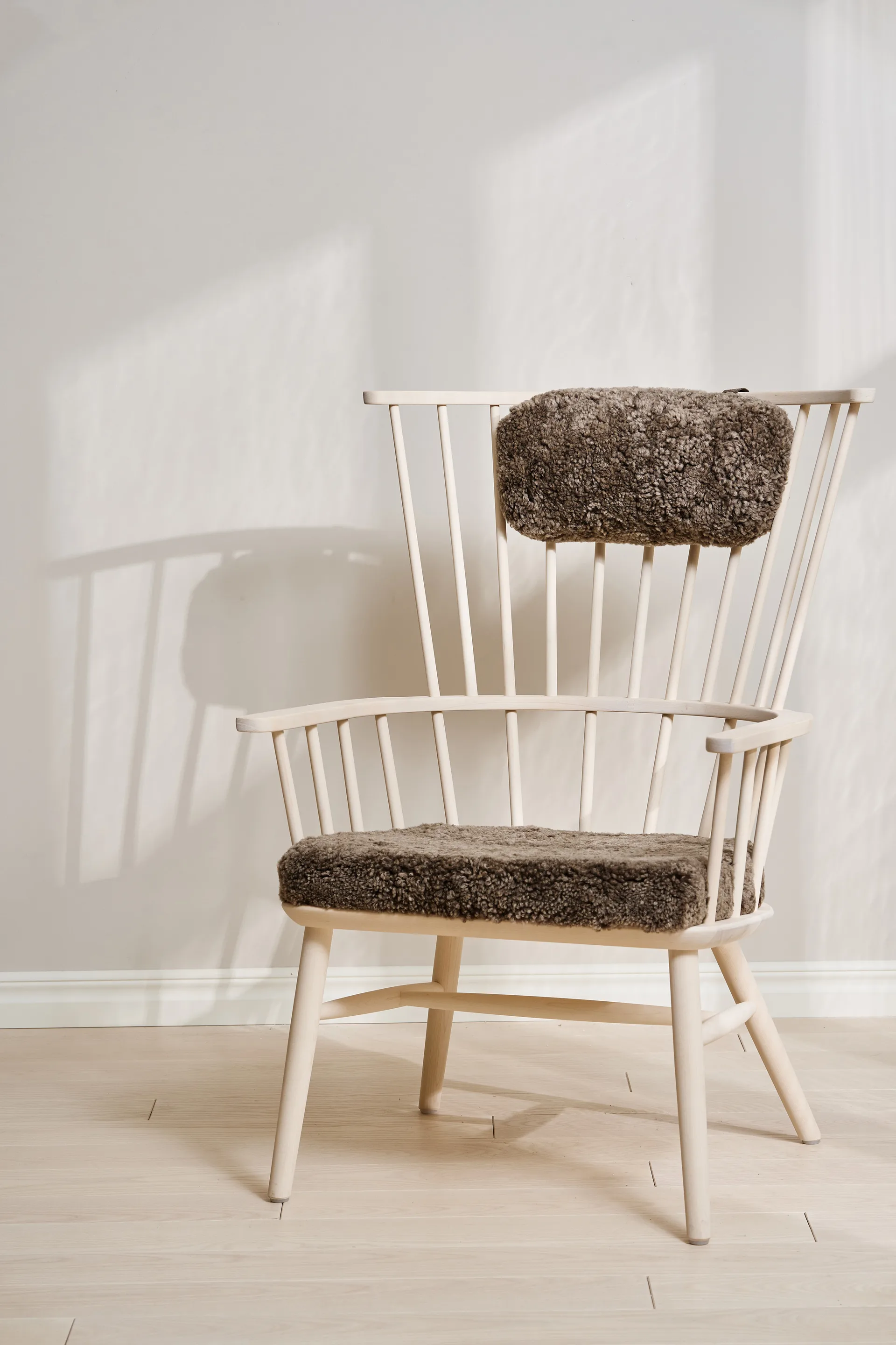 Henriette nojatuoli tyyny&niskatyyny Valkoöljy-Sahara Stolab