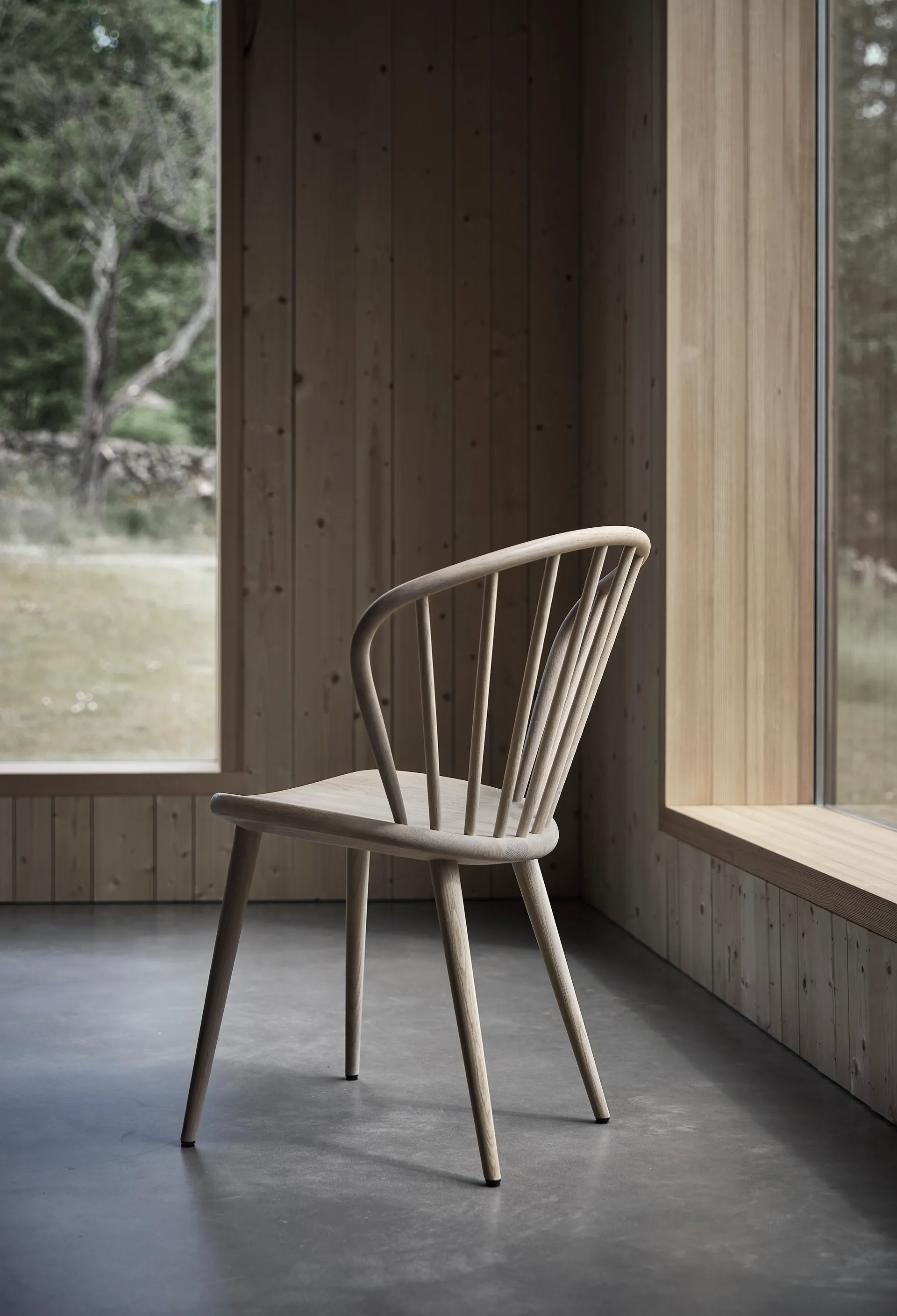 Miss Holly -tuoli, Tammi vaalea mattalakka Stolab