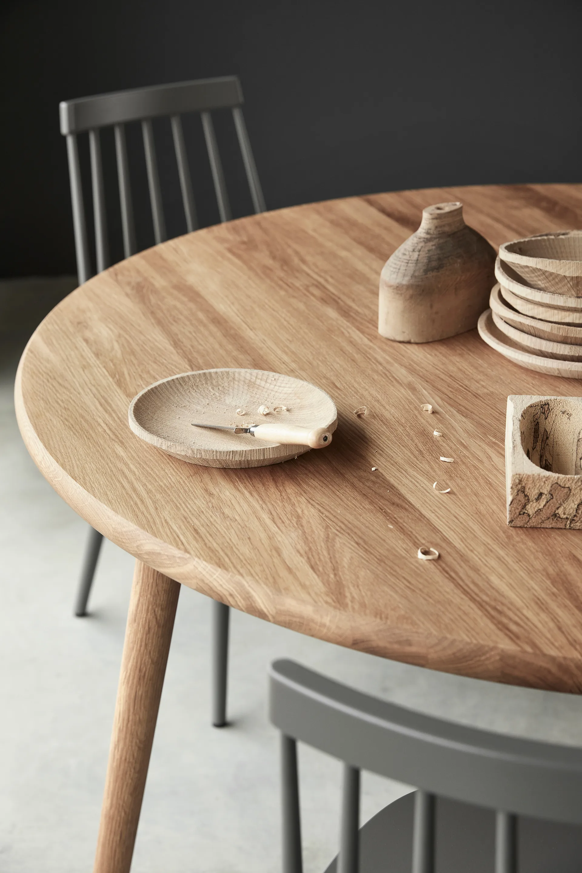 Miss Tailor -pöytä Ø 130 cm, Tammi luonnollinen öljy, kiinteä levy Stolab