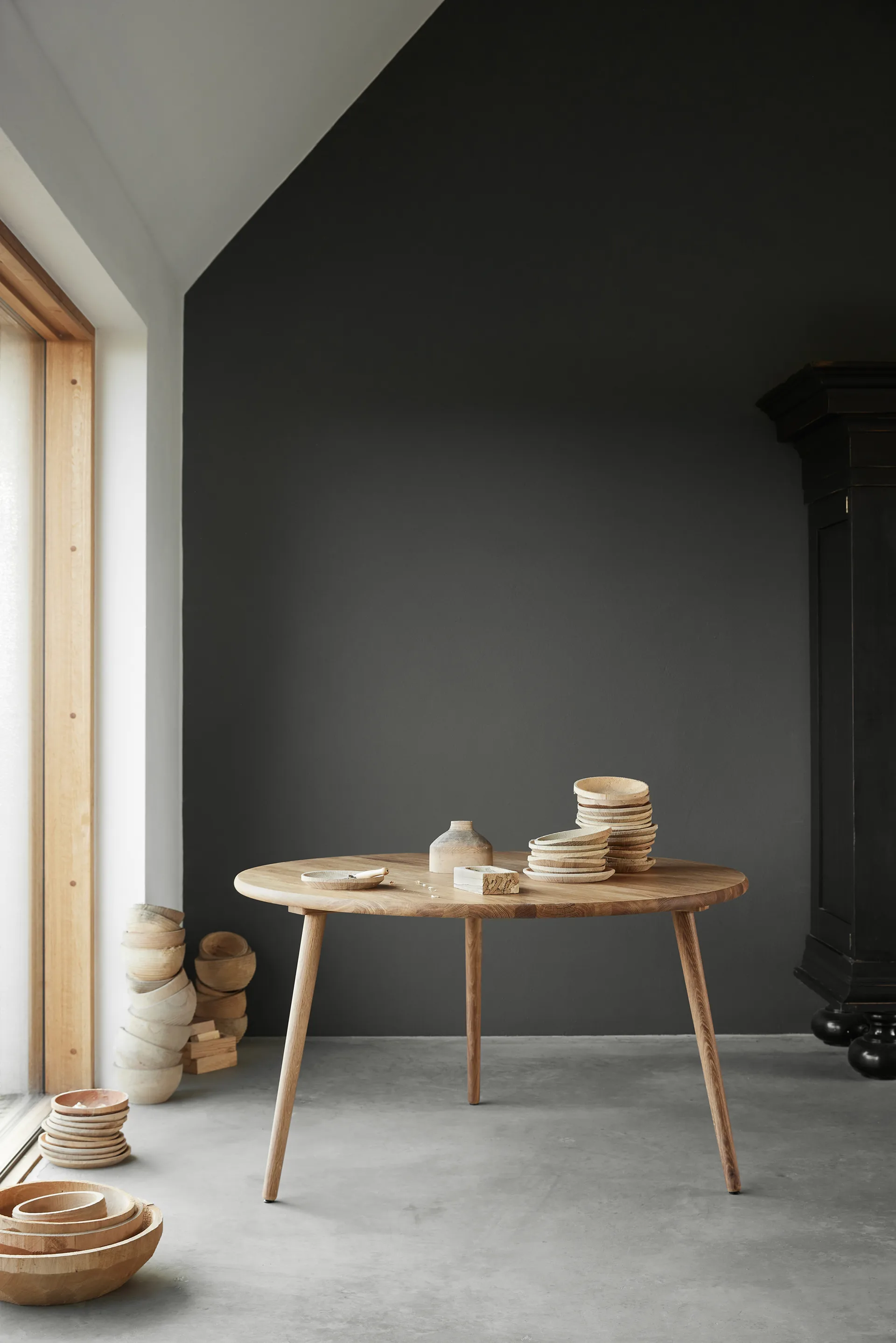 Miss Tailor -pöytä Ø 130 cm, Tammi luonnollinen öljy, kiinteä levy Stolab