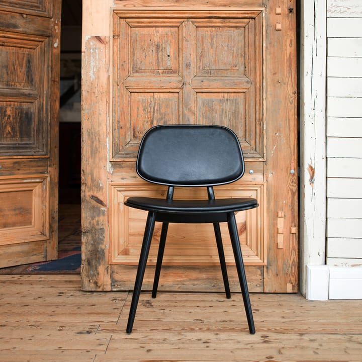 My Chair -tuoli, Nahka musta, mustaksi lakattu koivurunko Stolab