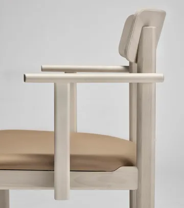 Pal käsinojallinen tuoli - Koivu vaalea mattalakka-Elmosoft 22030 - Stolab