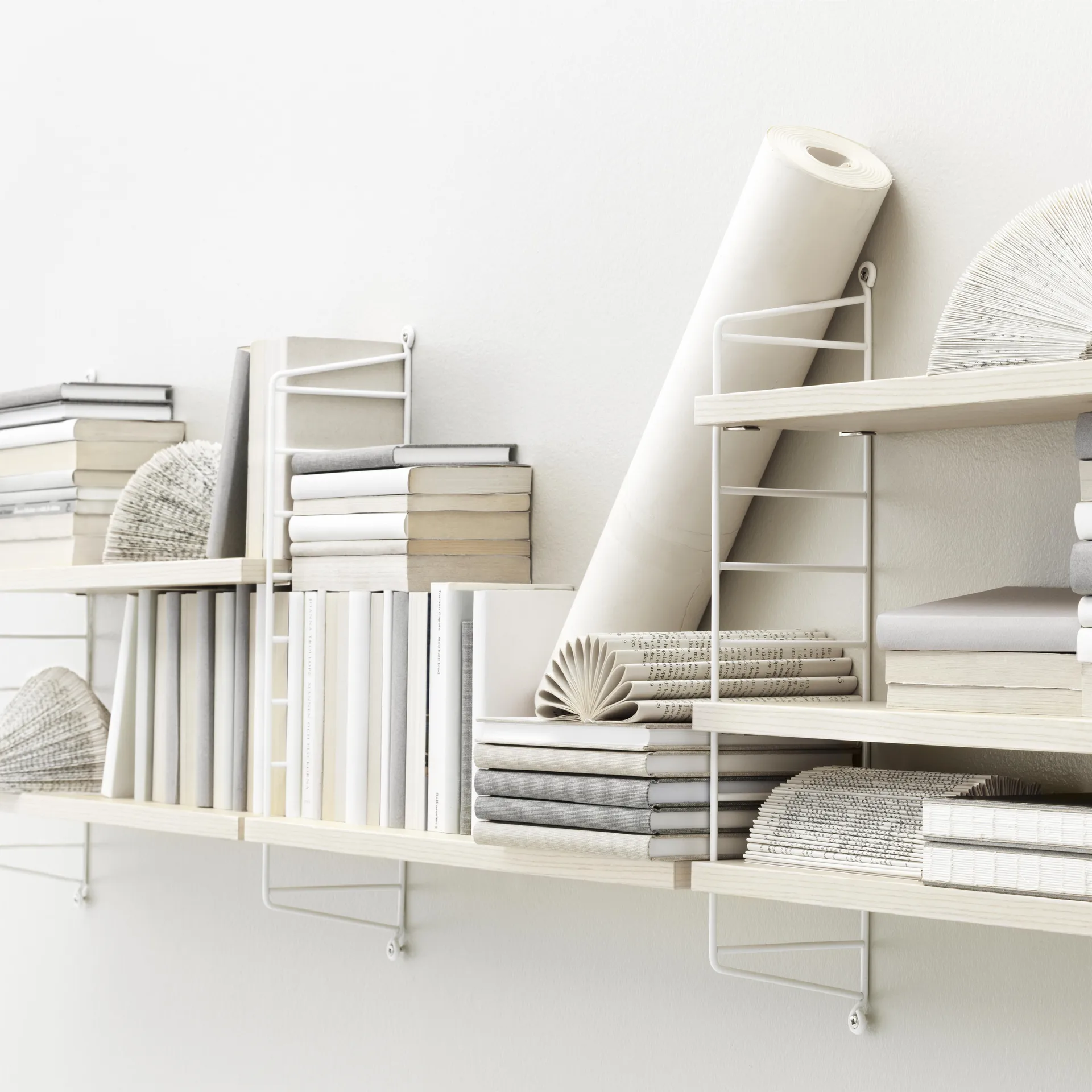 String Pocket hylly, saarni valkoinen, saarni-valkoinen String