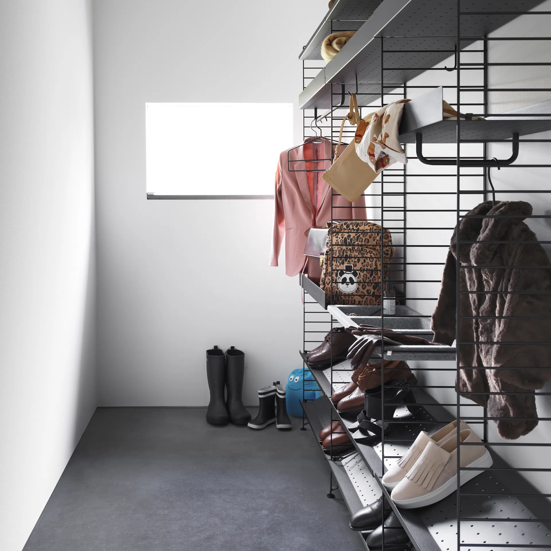 String vaateripustin 4 kpl, Musta String