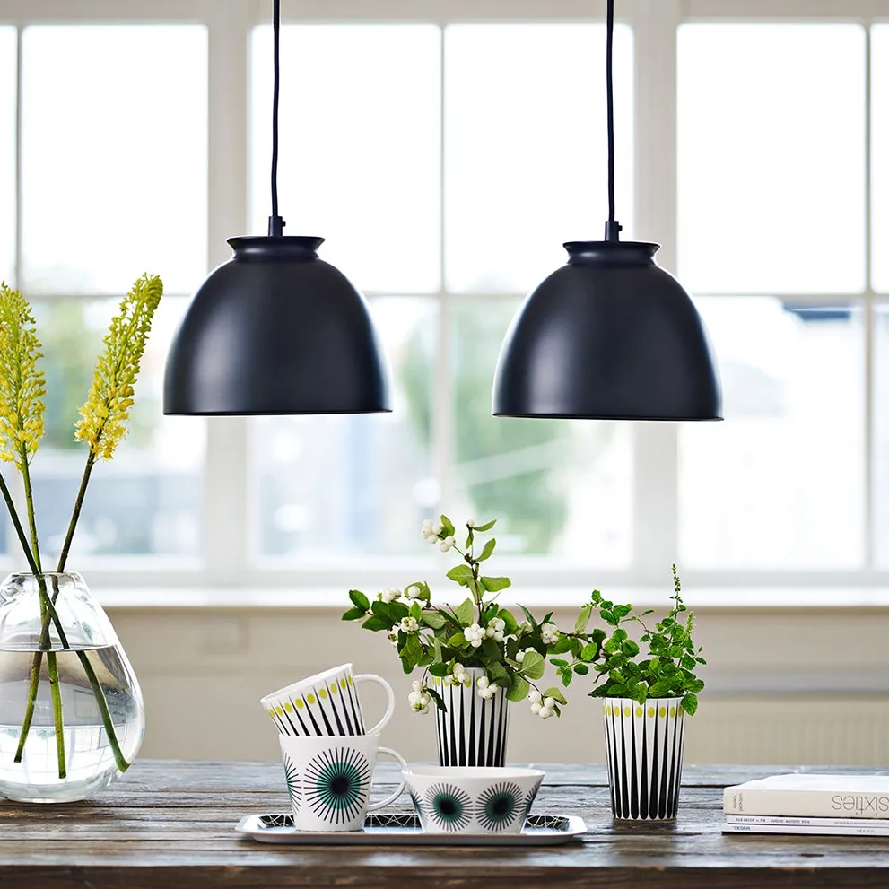 Superliving Bloom kattovalaisin, real black (musta) Superliving