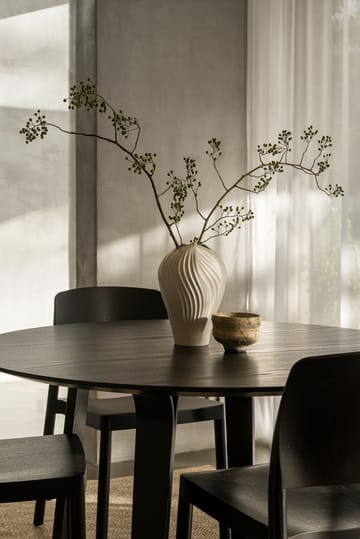 Divido pöytä Ø 120 cm - Saarni mustaksi kuultomaalattu - Swedese