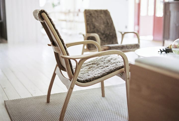 Laminett nojatuoli valkopigmentoitu tammi/lampaannahka, Scandinavian Grey (harmaa) Swedese