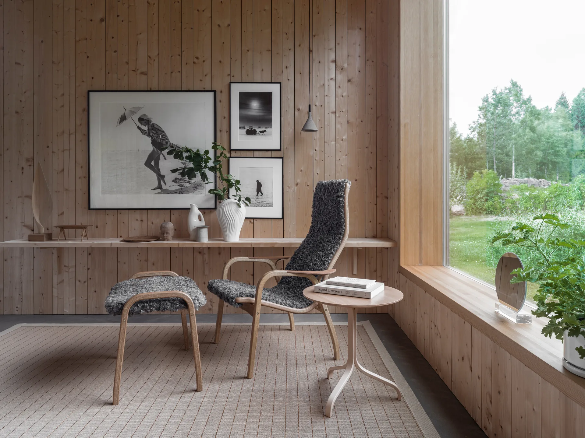 Lamino nojatuoli ja jalkarahi öljytty tammi/lampaannahka, Moonlight (beige) Swedese