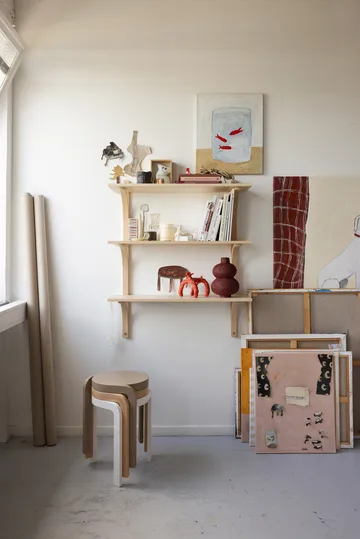 Levi hylly - Valkoinen saarni-messinki, 2 hyllytasoa, 180 cm - Swedese