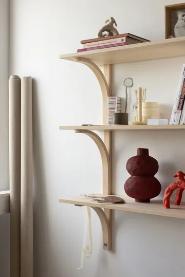 Levi hylly - Valkoinen saarni-messinki, 2 hyllytasoa, 180 cm - Swedese