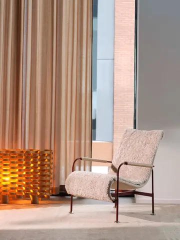 Serpentine nojatuoli - Kangas Romo Linara Rye-nutmeg-Tärnsjö Nature - Swedese