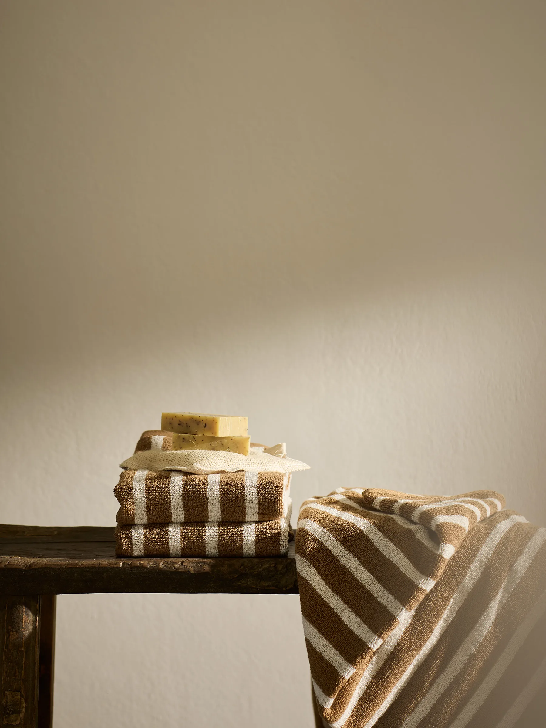 Bonnie kylpypyyhe 70x140 cm, Ruskea Tell Me More