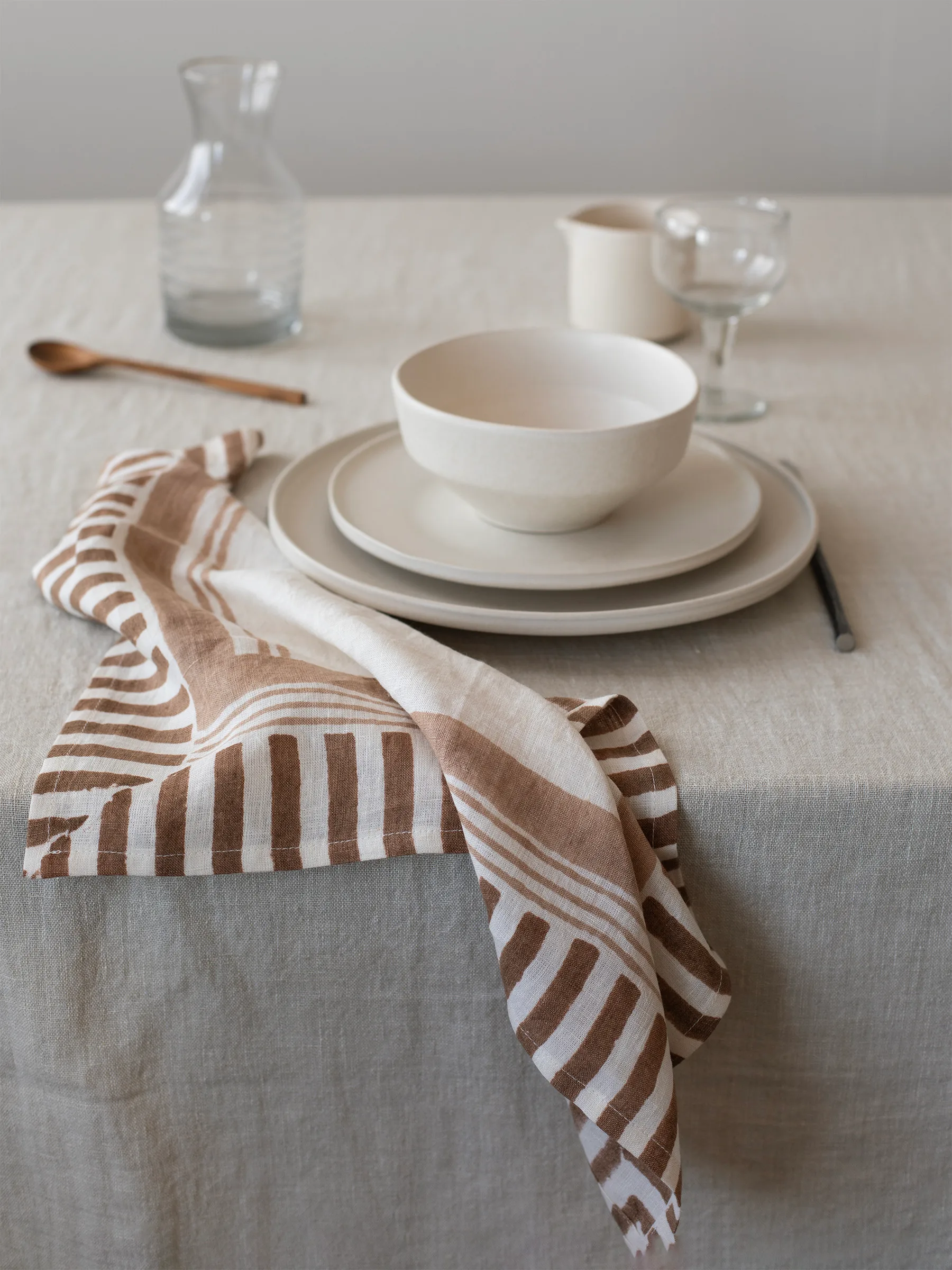 Ella lautasliina 50x50 cm, Hazelnut Tell Me More