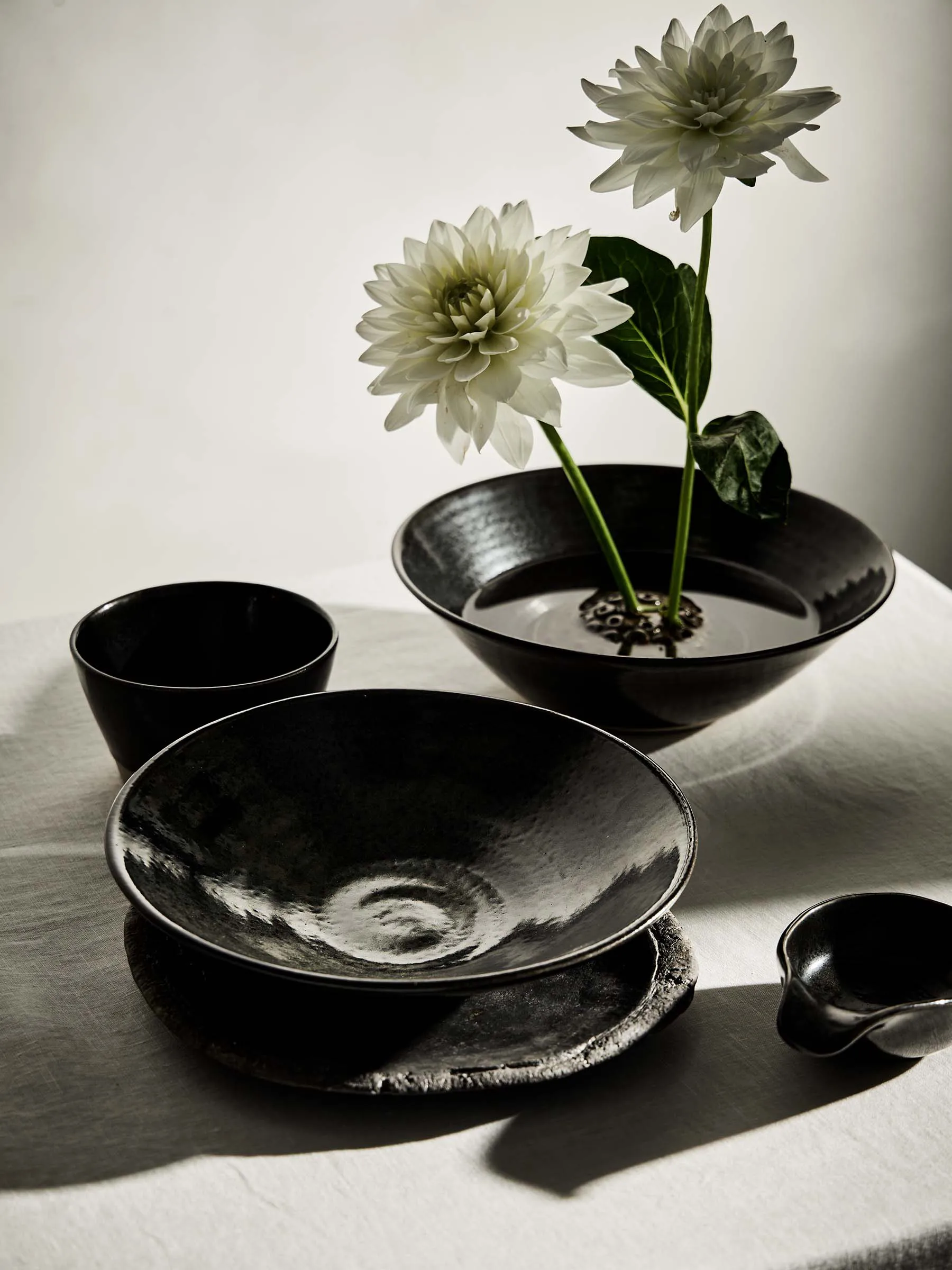 Fenix tarjoilukulho mini 8x12 cm, Ruskeamusta. Tell Me More