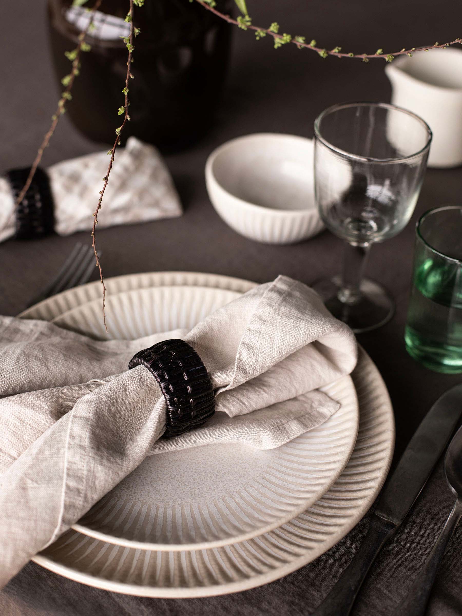 Granada lautanen Ø26,5 cm, Cremevit-beige Tell Me More