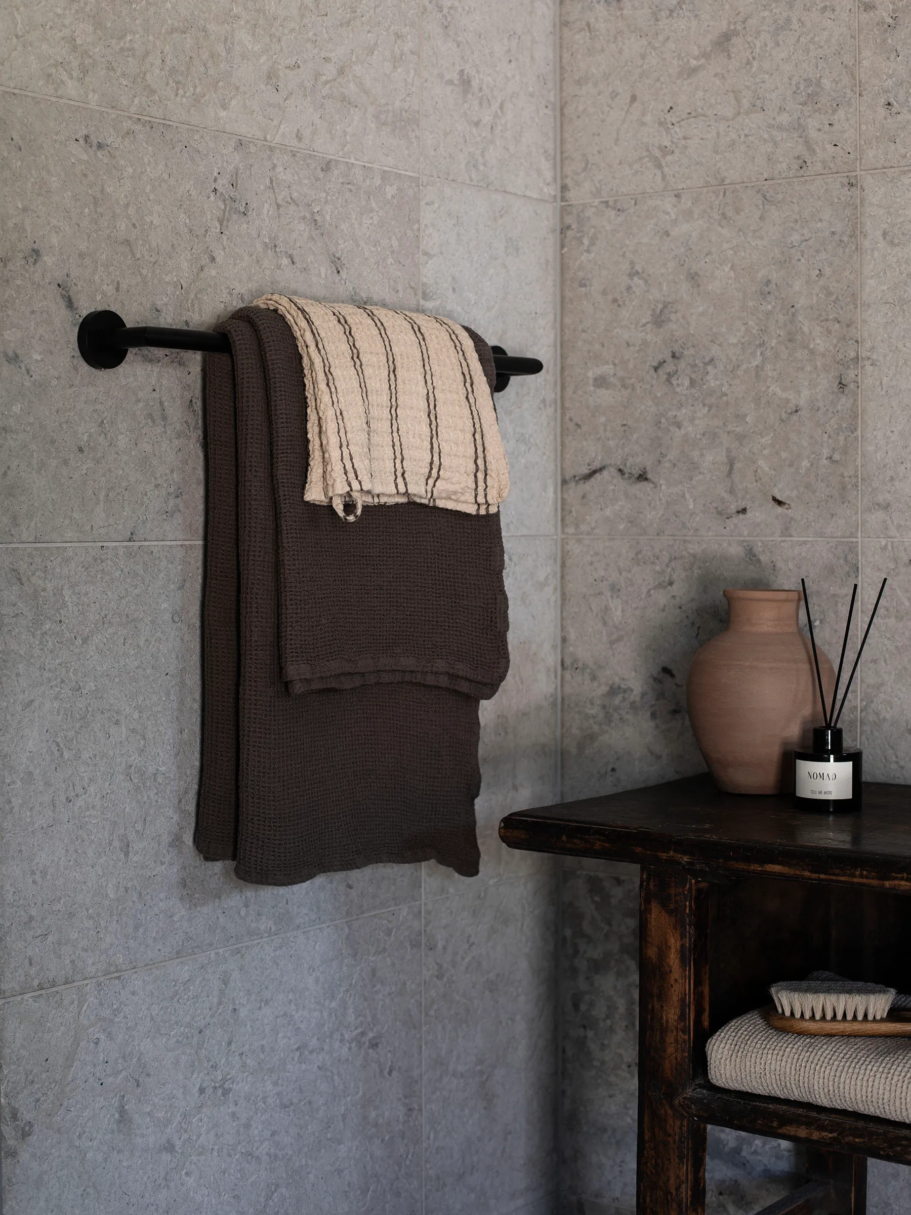 Nella kylpypyyhe 70x140 cm, Taupe. Tell Me More