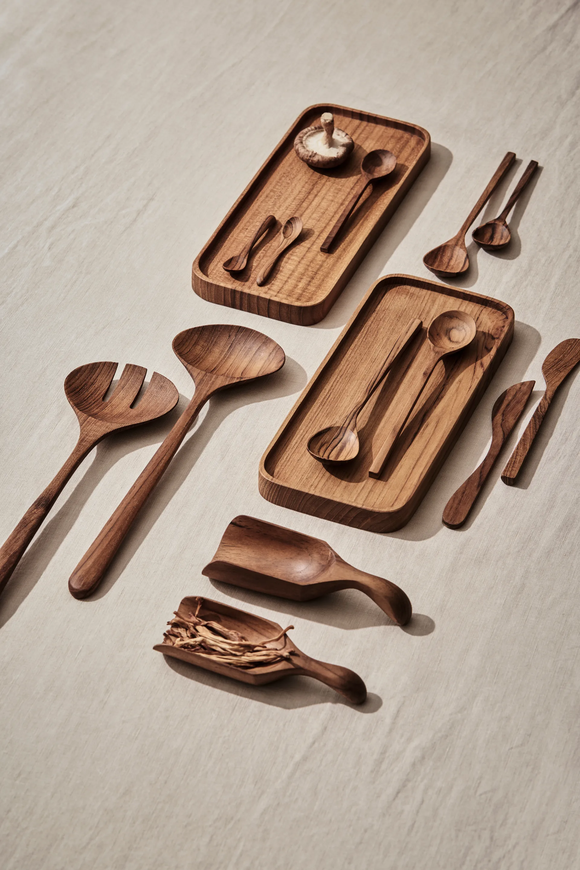 Teak kauha, Ruskea Tell Me More