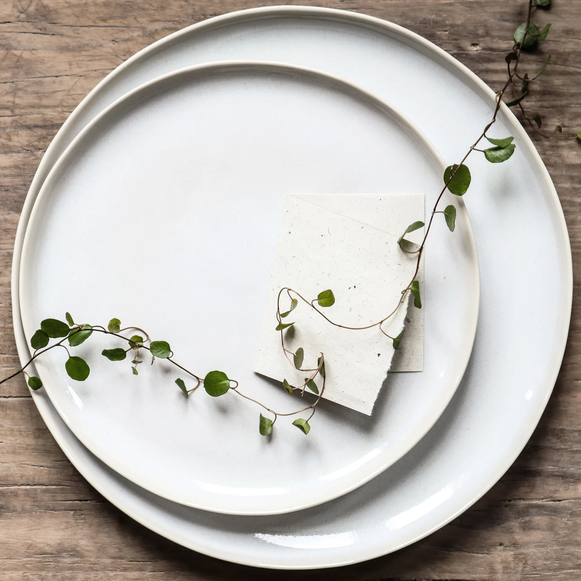 Vince lautanen, 22 cm, Valkoinen Tell Me More