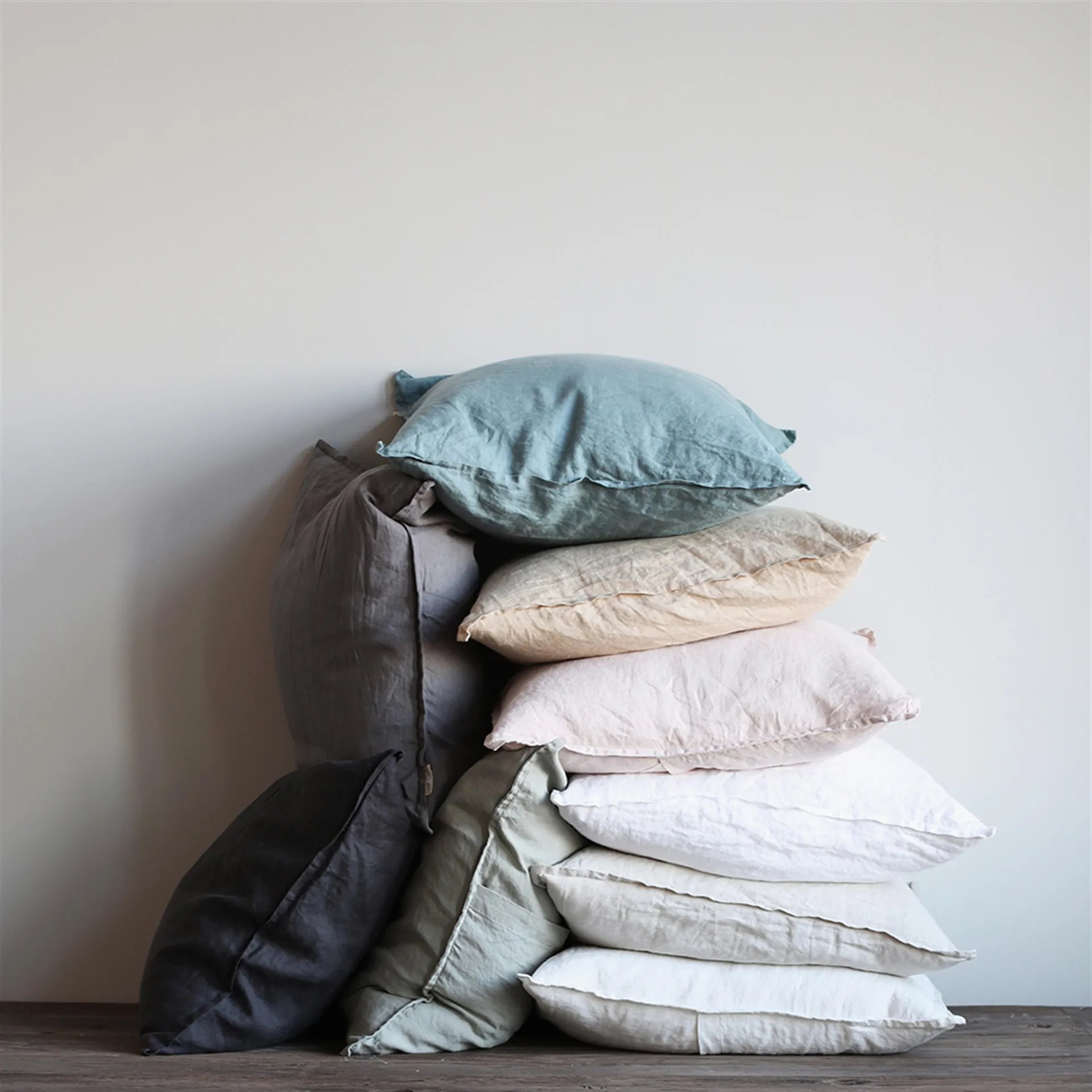 Washed linen tyynynpäällinen 50 x 50 cm, lämpimänharmaa (grey) Tell Me More