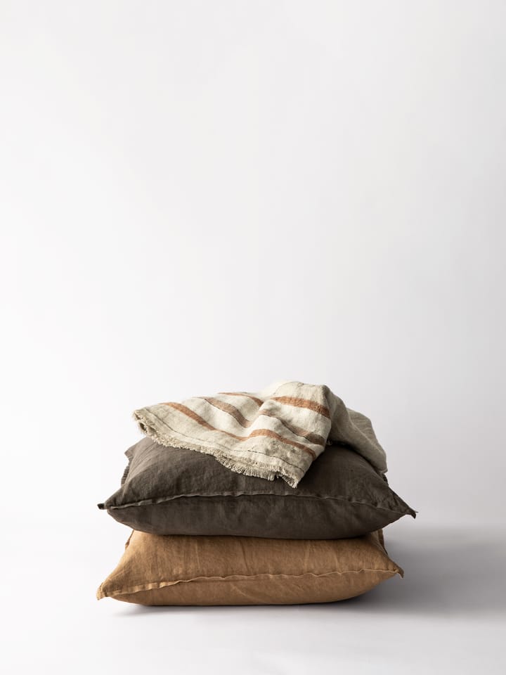 Washed linen tyynynpäällinen 50 x 50 cm - Pähkinä - Tell Me More