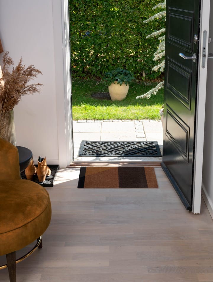 Stripes by tica, vaakasuuntainen, ovimatto, Cognac-dark brown-black, 40x60 cm tica copenhagen