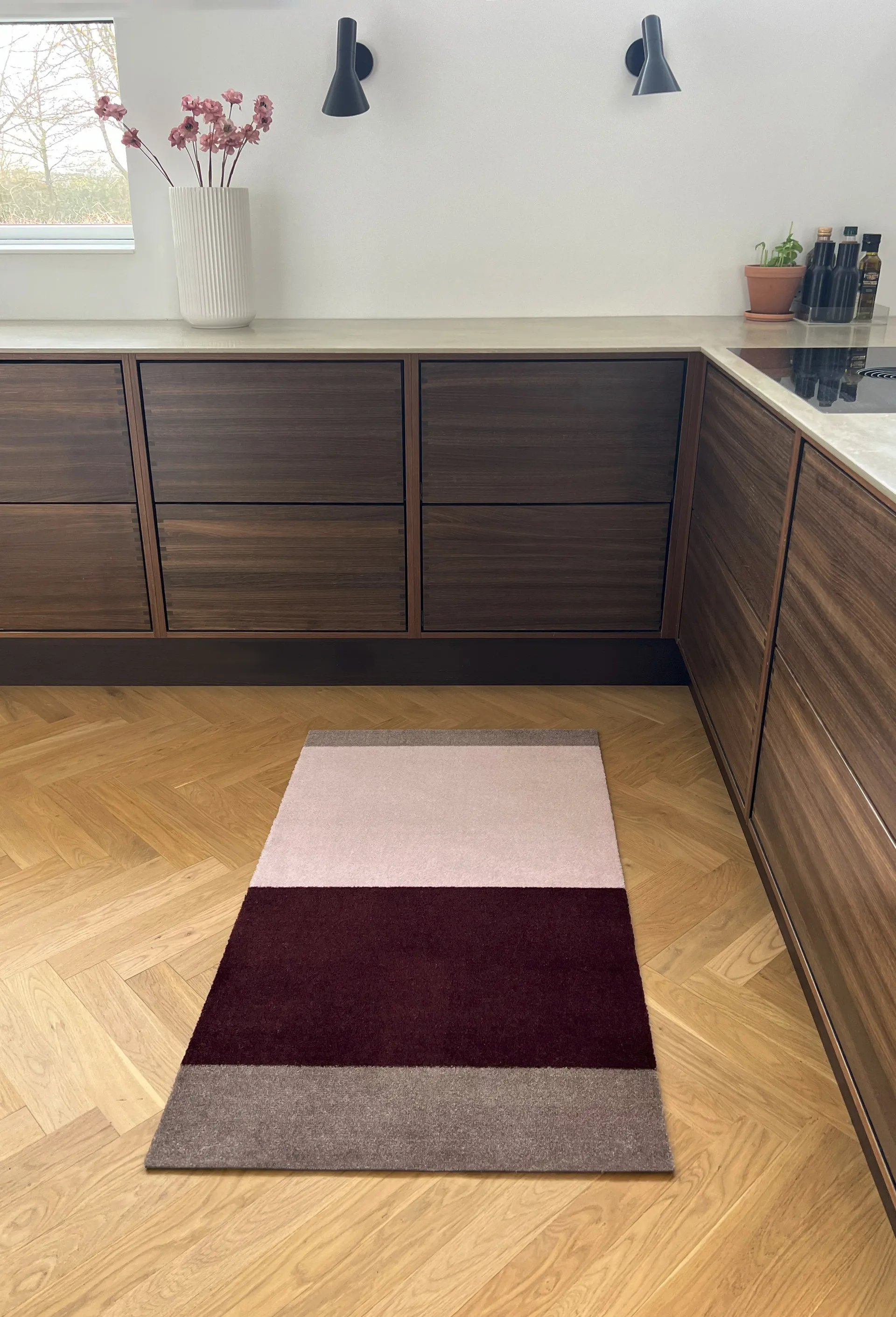 Stripes käytävämatto vaakasuuntainen, Bordeaux-rose-sand, 67x120 cm tica copenhagen