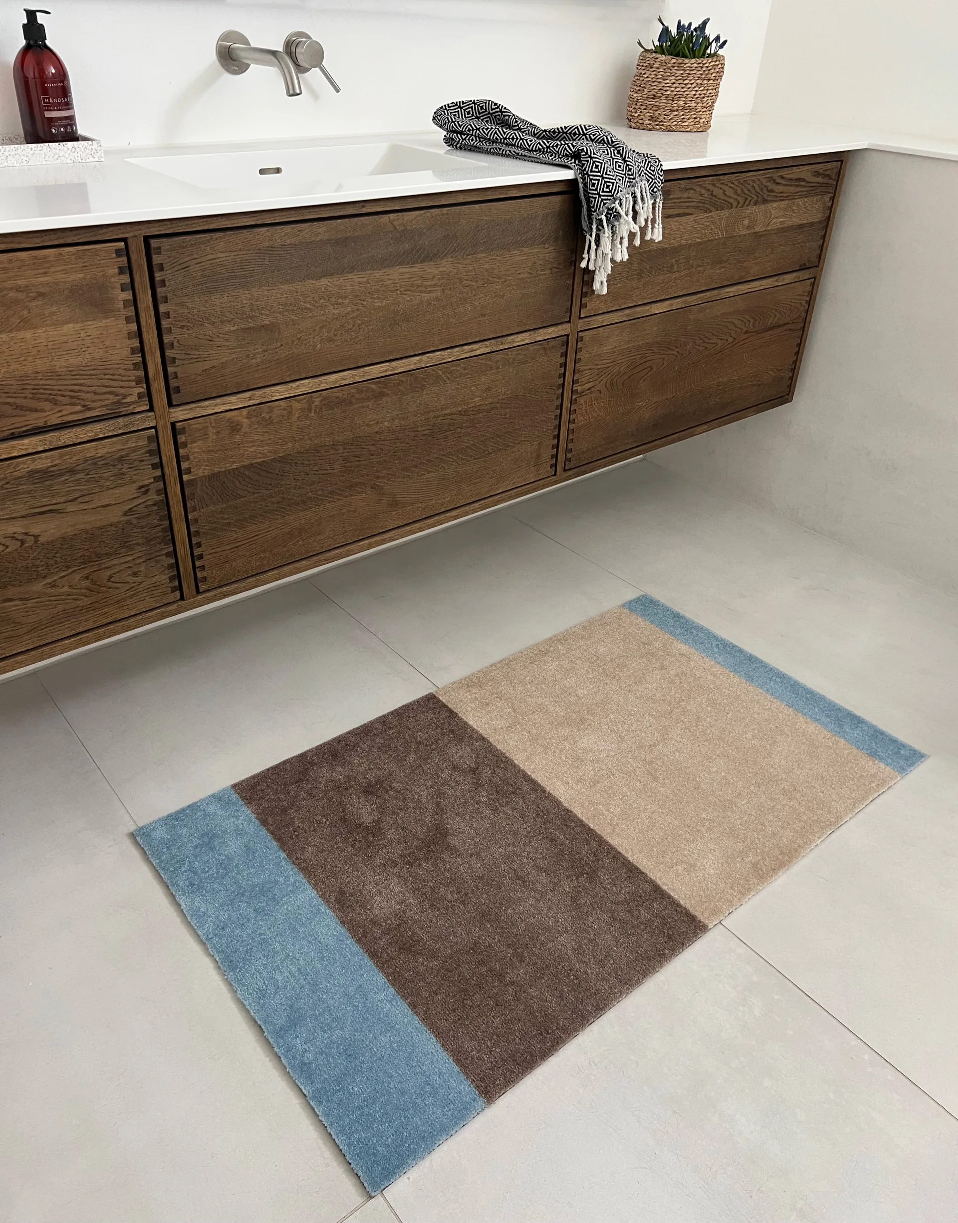 Stripes käytävämatto vaakasuuntainen, Ivory-sand-blue, 67x120 cm tica copenhagen