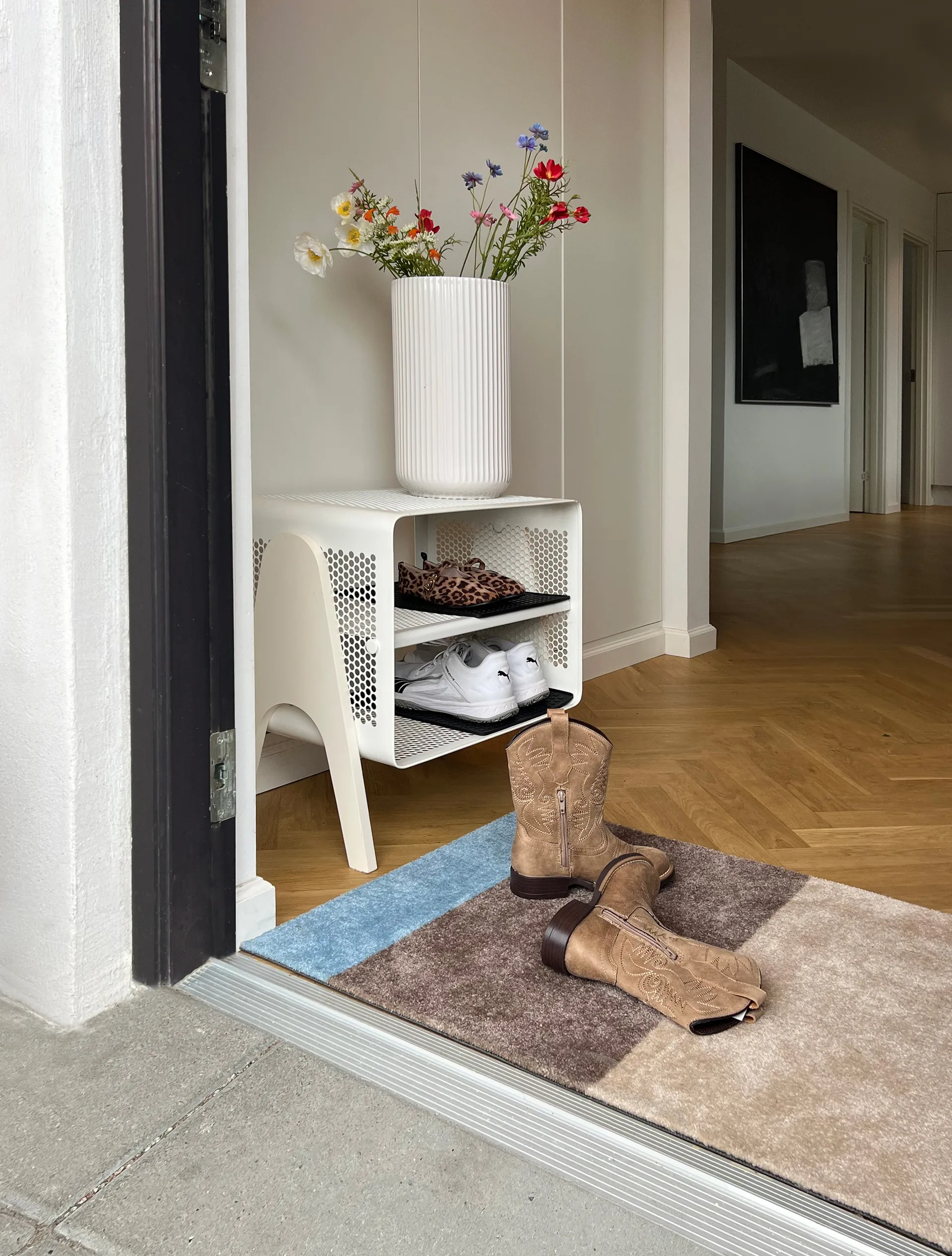 Stripes käytävämatto vaakasuuntainen, Ivory-sand-blue, 67x120 cm tica copenhagen