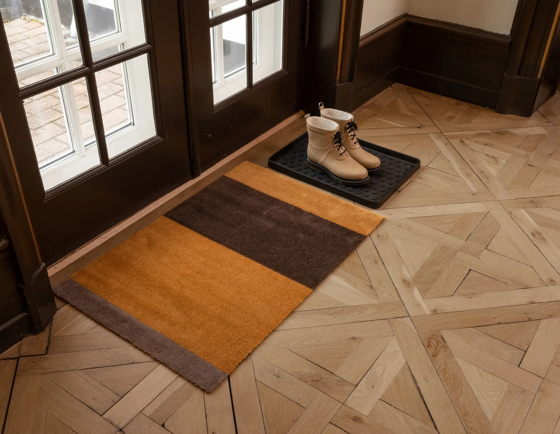 Stripes ovimatto vaakasuuntainen, Dijon-brown-sand, 60 x 90 cm tica copenhagen