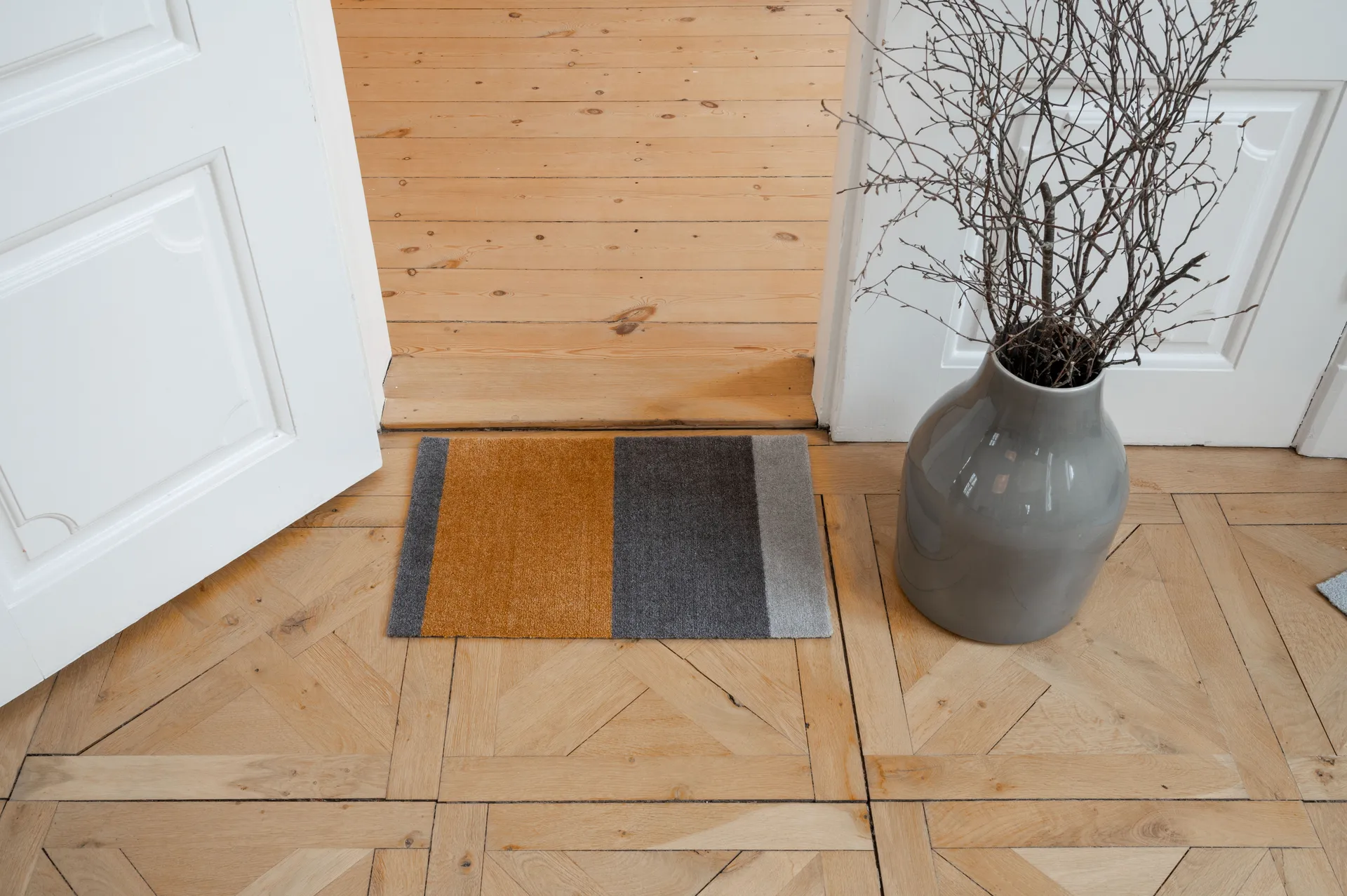 Stripes ovimatto vaakasuuntainen, Grey-grey-dijon, 40 x 60 cm tica copenhagen