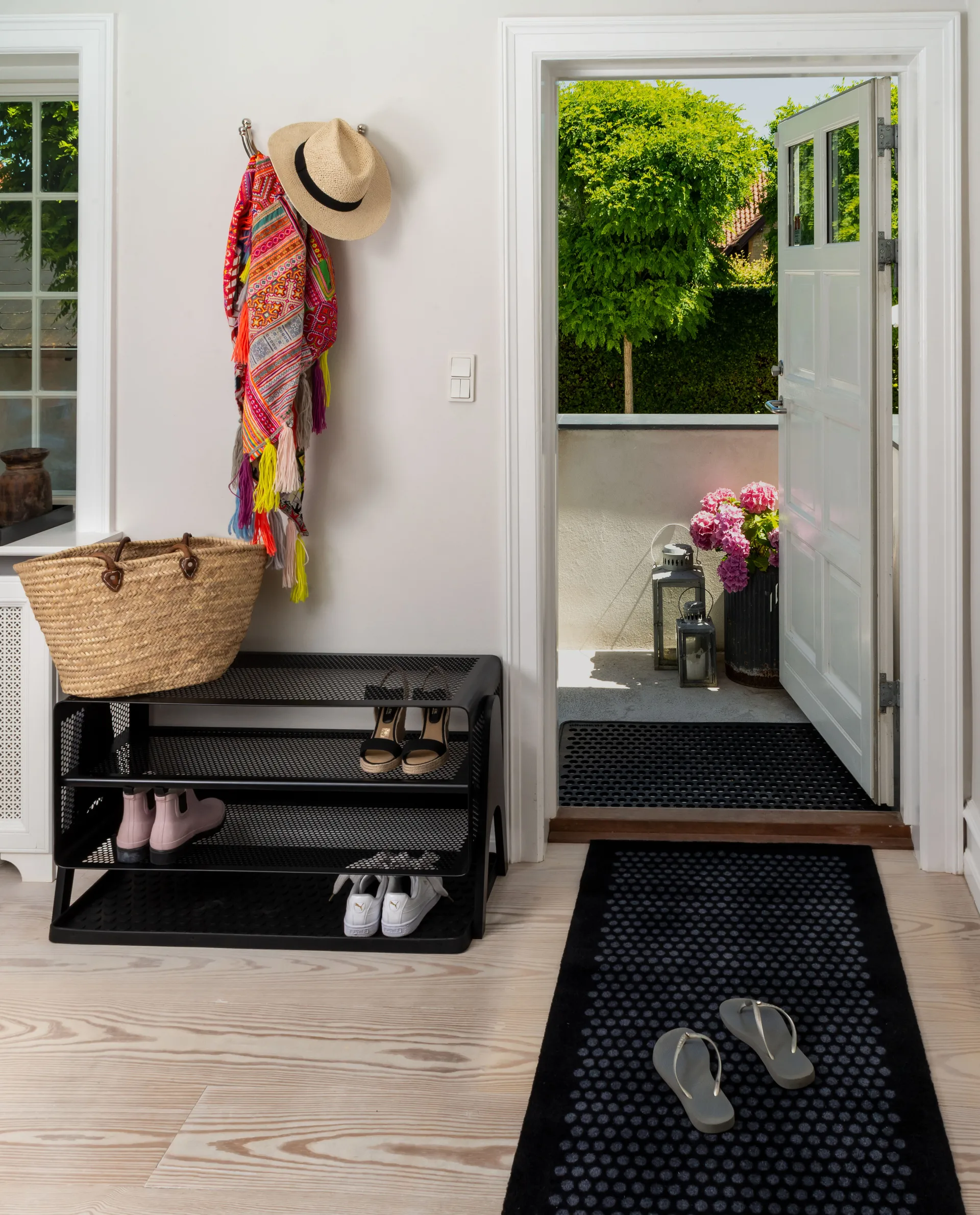 Tica hylly large, Black tica copenhagen